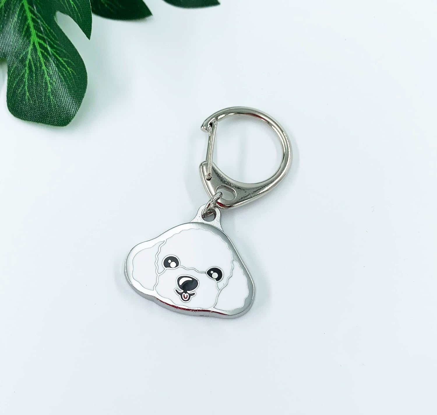 Detalle 2 de White Poodle Dog Pendant Keychain – Metal Dog ID Tags Key-Ring (Dog Lovers Keyfob)