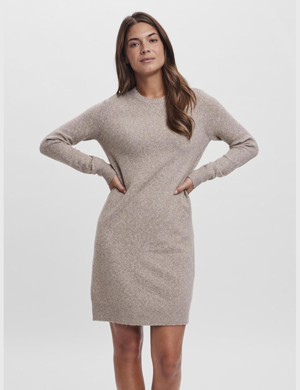 Detalle de VERO MODA Strickkleid VMDOFFY mit Rundhalsausschnitt – kurzes Kleid aus recyceltem Polyester