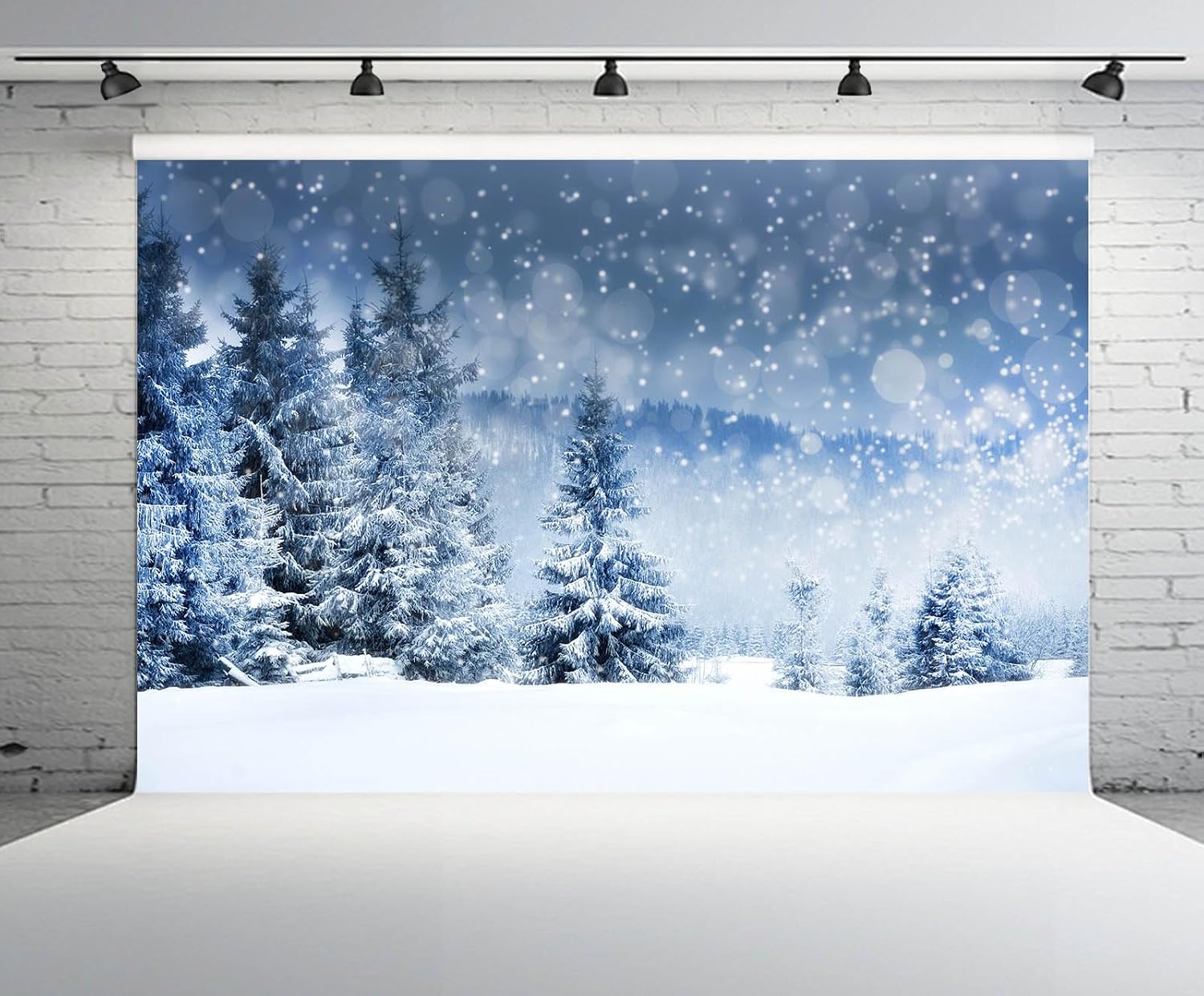Detalle 2 de CHNBGPRO 1.5x1m Winter Wonderland Backdrop: Snowy Pine Forest Photo Backdrop