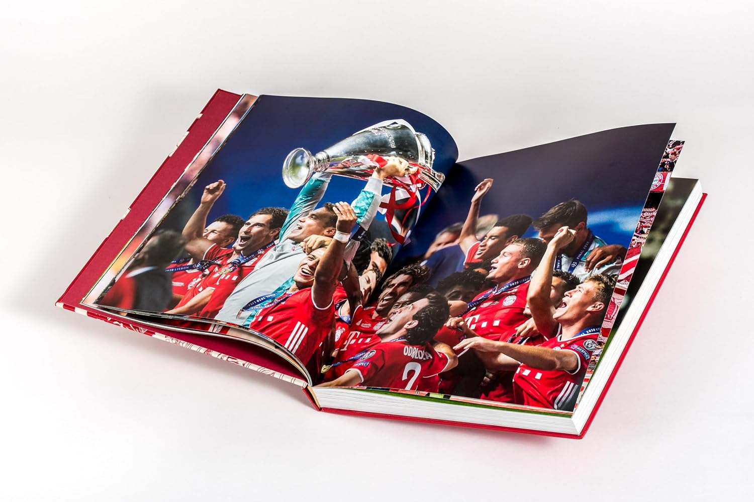 Detalle 2 de FC Bayern Munich 125 Years: Engelstalig boek van 272 pagina’s