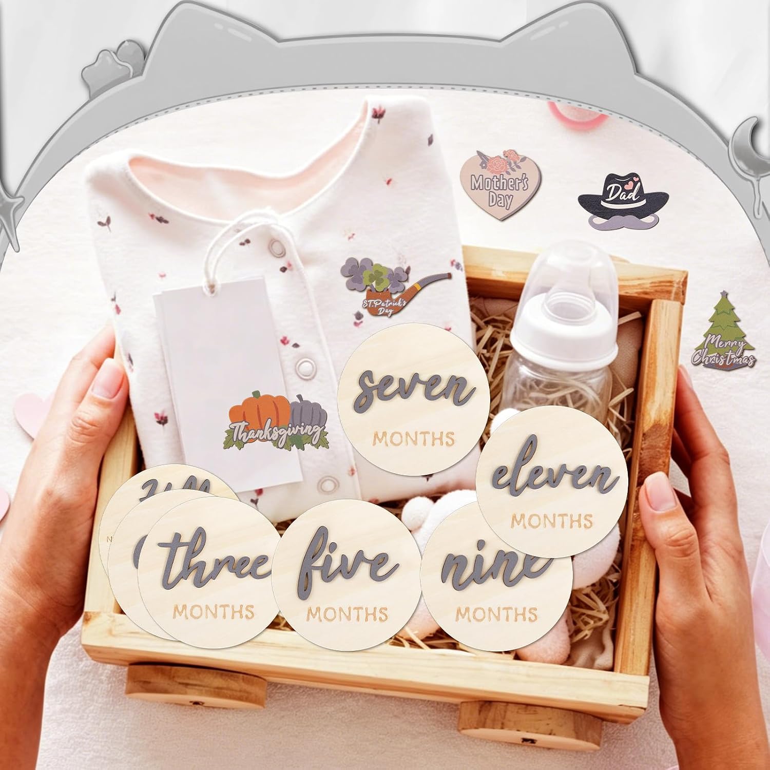 Detalle de Wooden Baby Milestone Signs, 16-Piece Monthly and Holiday Set