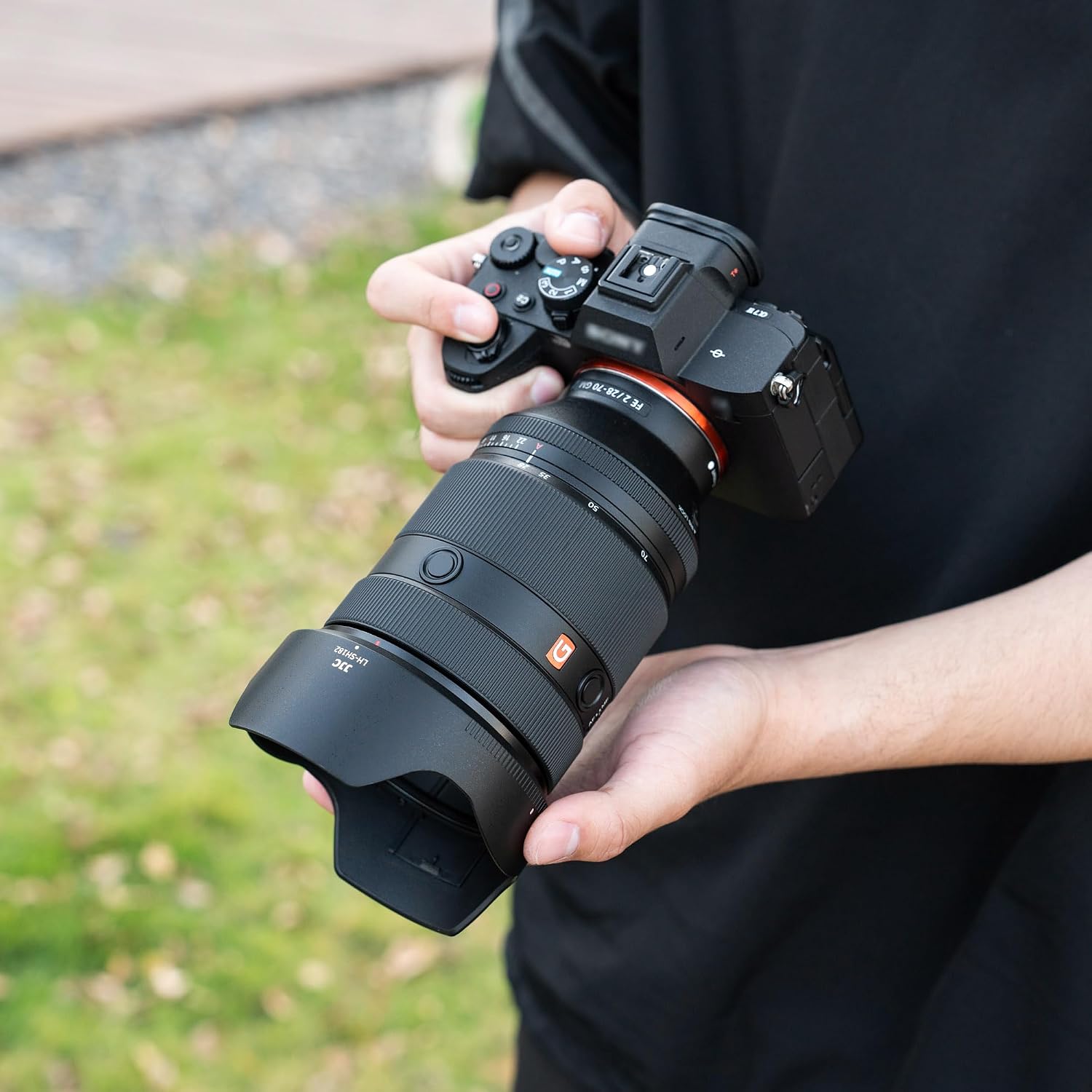 Thumbnail 3 de JJC Bayonet Lens Hood for Sony FE 28-70mm F2 GM (SEL2870GM) – Replaces ALC-SH182