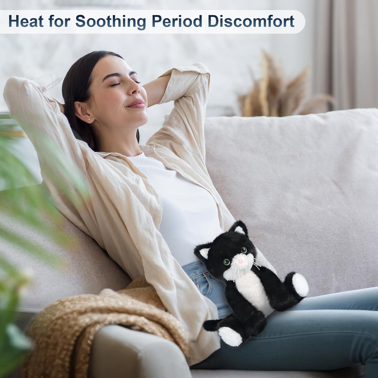 Detalle 2 de SuzziPals Heated Black & White Cat Plush with Lavender