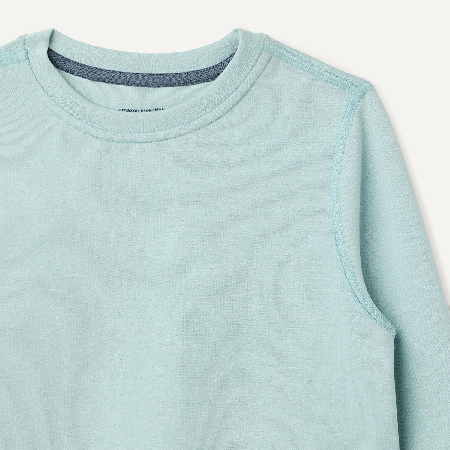Detalle 2 de Amazon Essentials Boys' Active Sweat Relaxed-Fit Crewneck Pullover Sweatshirt (Light Blue, Large)
