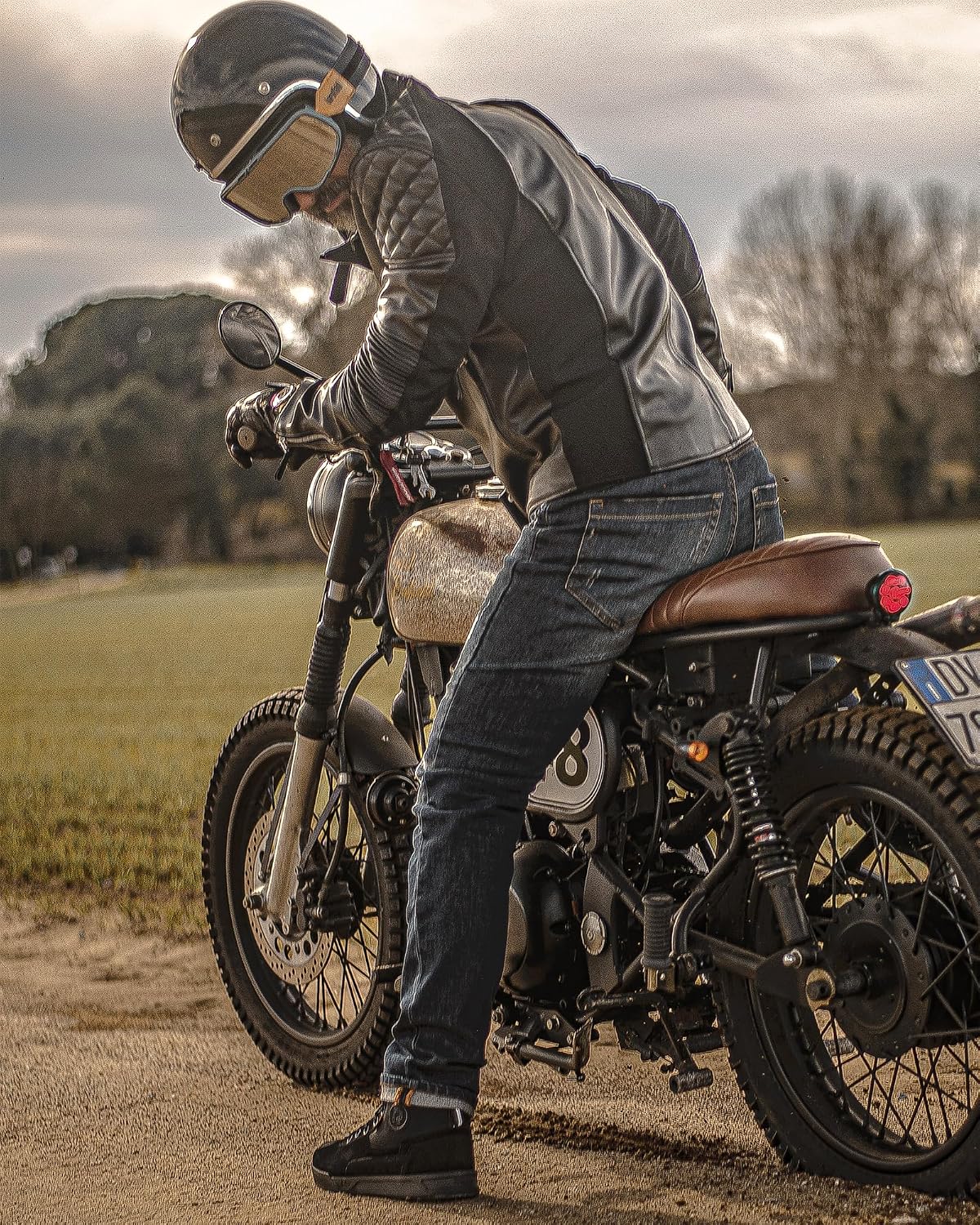 Detalle de IRON JIA'S Giacca da Moto Uomo in Pelle Sintetica – Leggera, Traspirante e Antivento con Protezioni CE