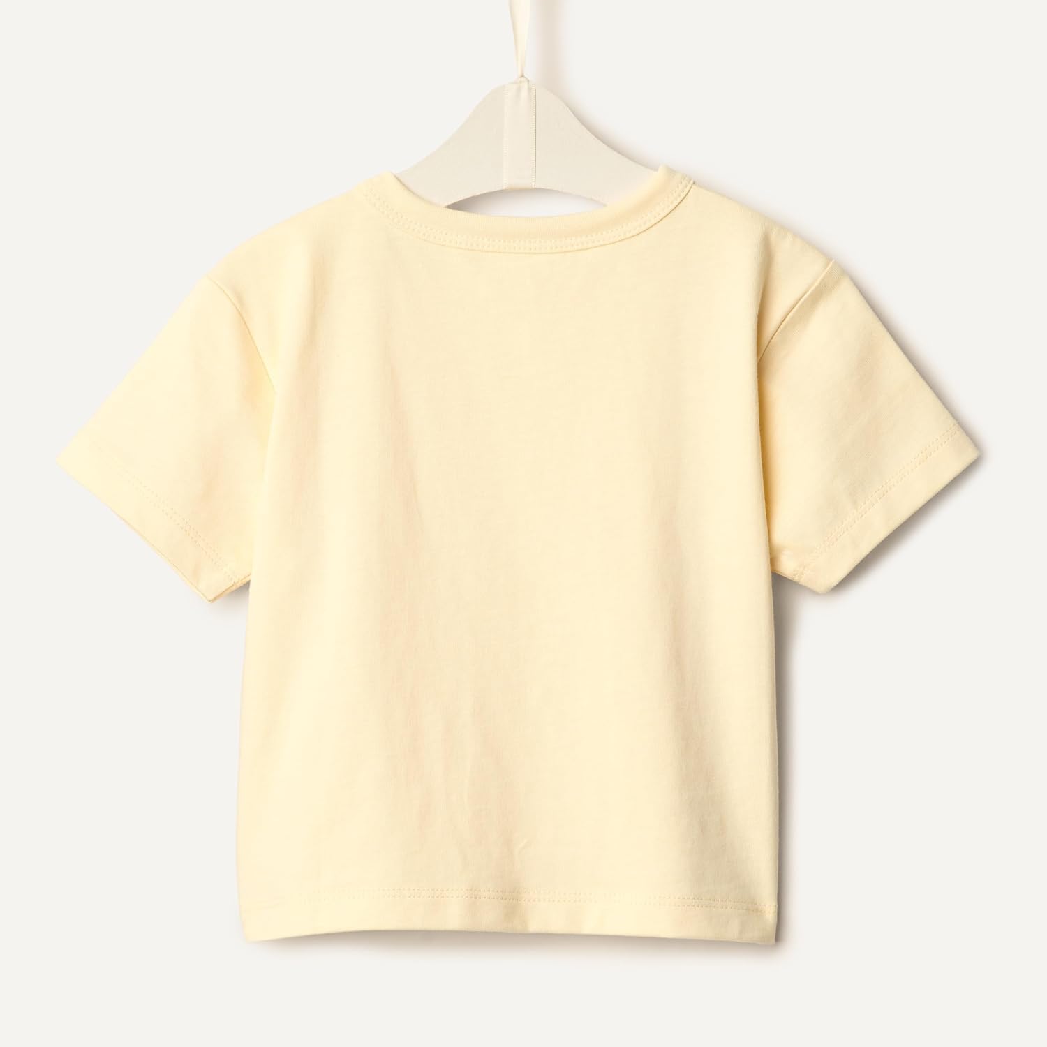 Detalle de Amazon Essentials x Sofia Grainge baby boys’ cotton short-sleeve crewneck T-shirts, pack of 2