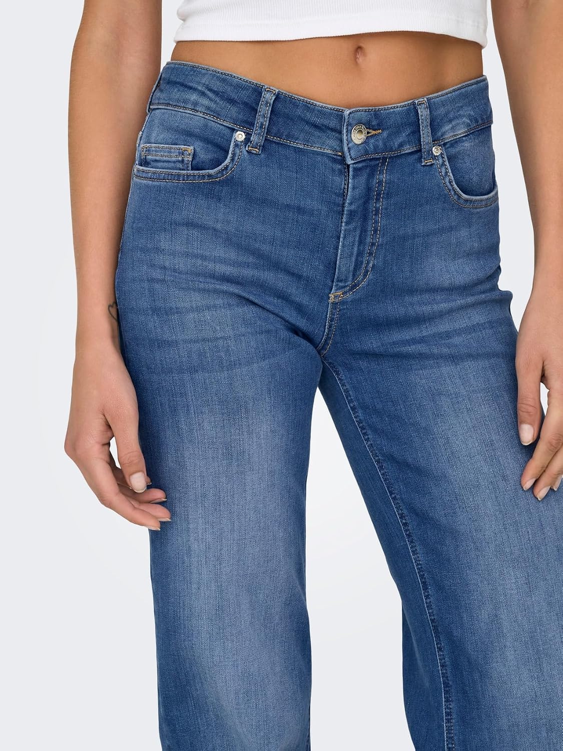 Detalle de ONLY Female Straight-Fit Jeans ONLBLUSH – Mittlere Taille, Gerade geschnitten