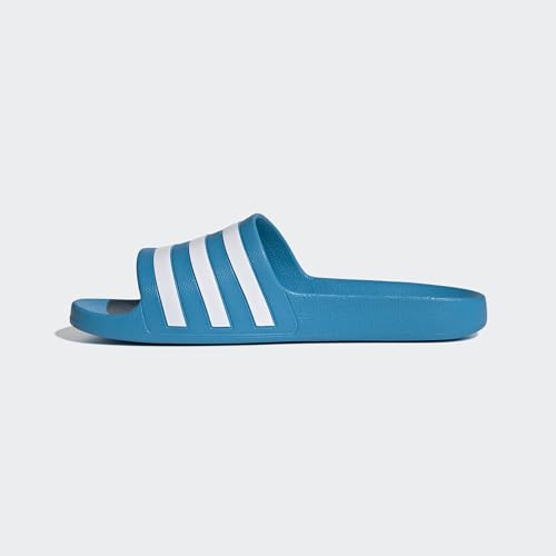 Detalle de Adilette Aqua Slides para adulto de adidas: Solar Blue / Cloud White, talla 42 EU