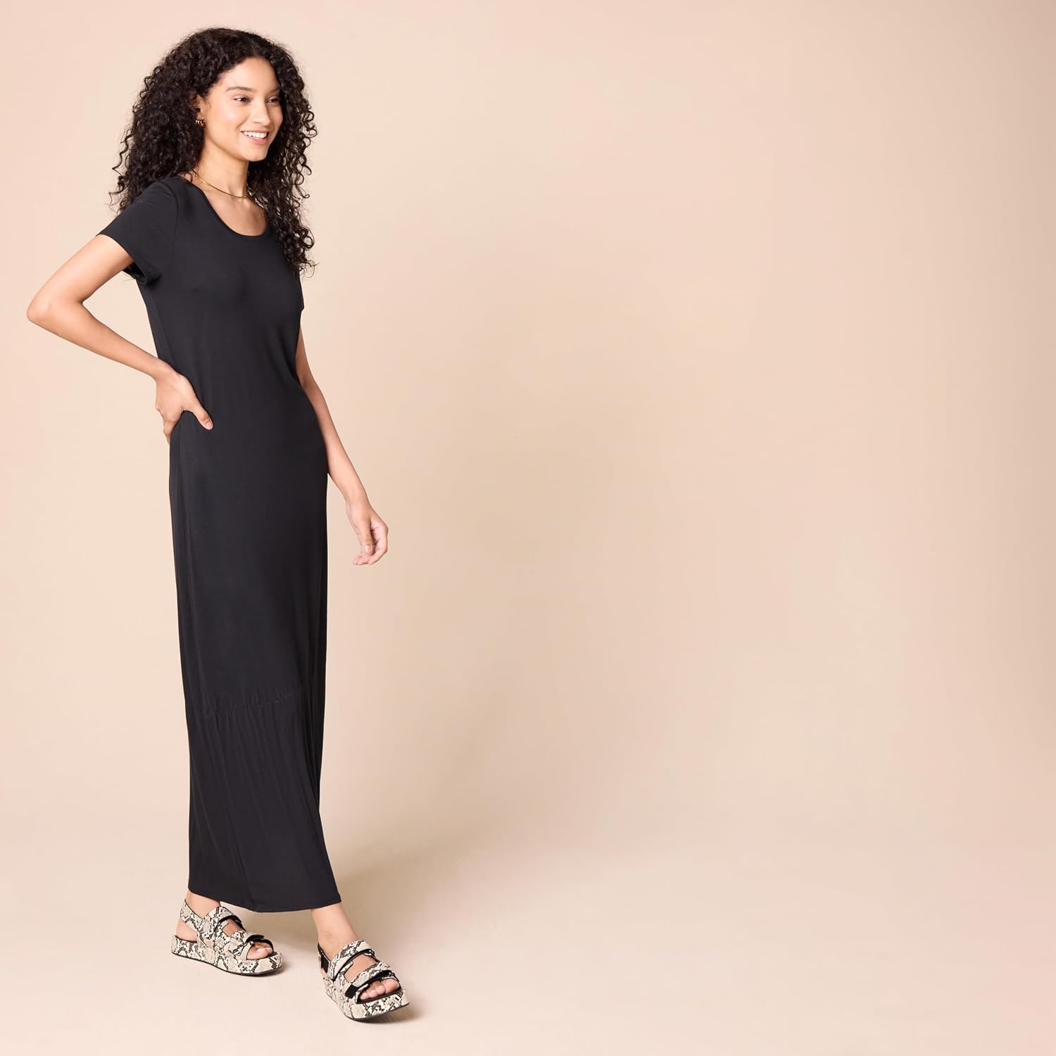 Detalle 2 de Amazon Essentials Short-Sleeve Maxi Dress, 134.6 cm