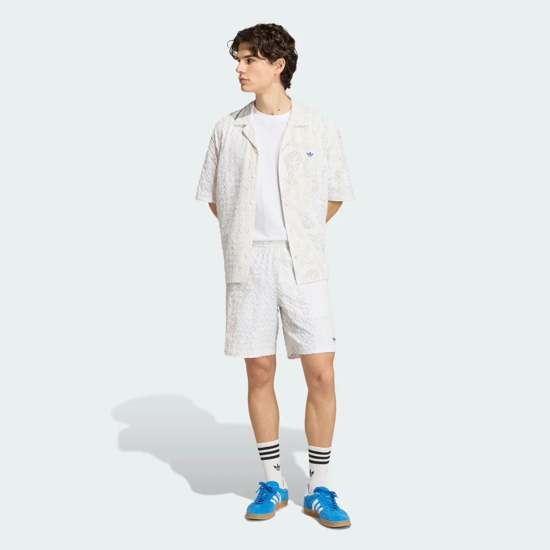 Thumbnail 2 de Camisa estampada Seersucker Resort de Adidas: estilo ligero para el veranillo urbano