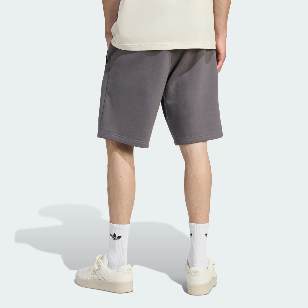 Thumbnail 1 de Adidas Pantalón corto Essentials Trefoil Gris: comodidad diaria con sello Trefoil