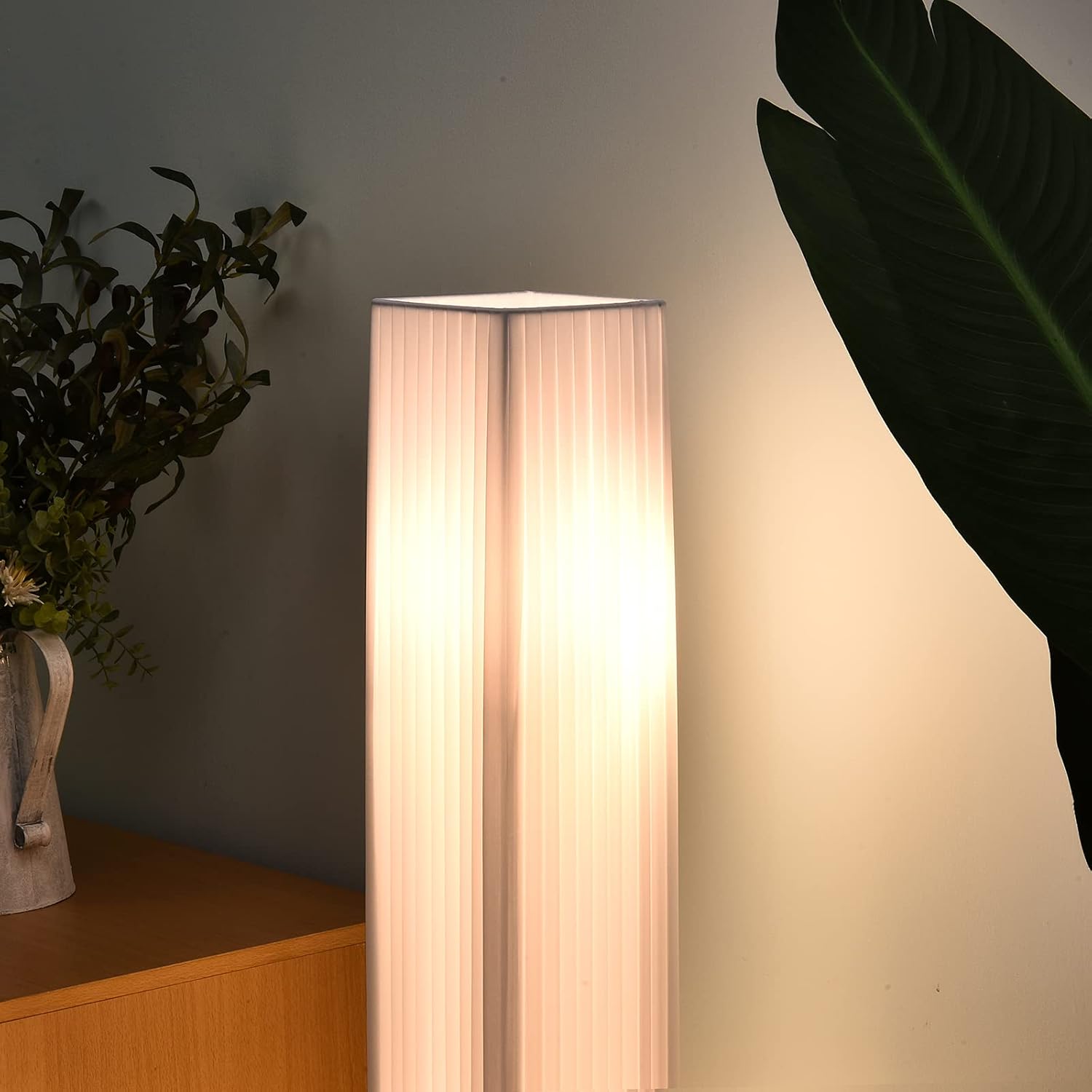 Thumbnail 5 de HOMCOM Lampadaire sur pied moderne 120 cm, abat-jour blanc et interrupteur au pied