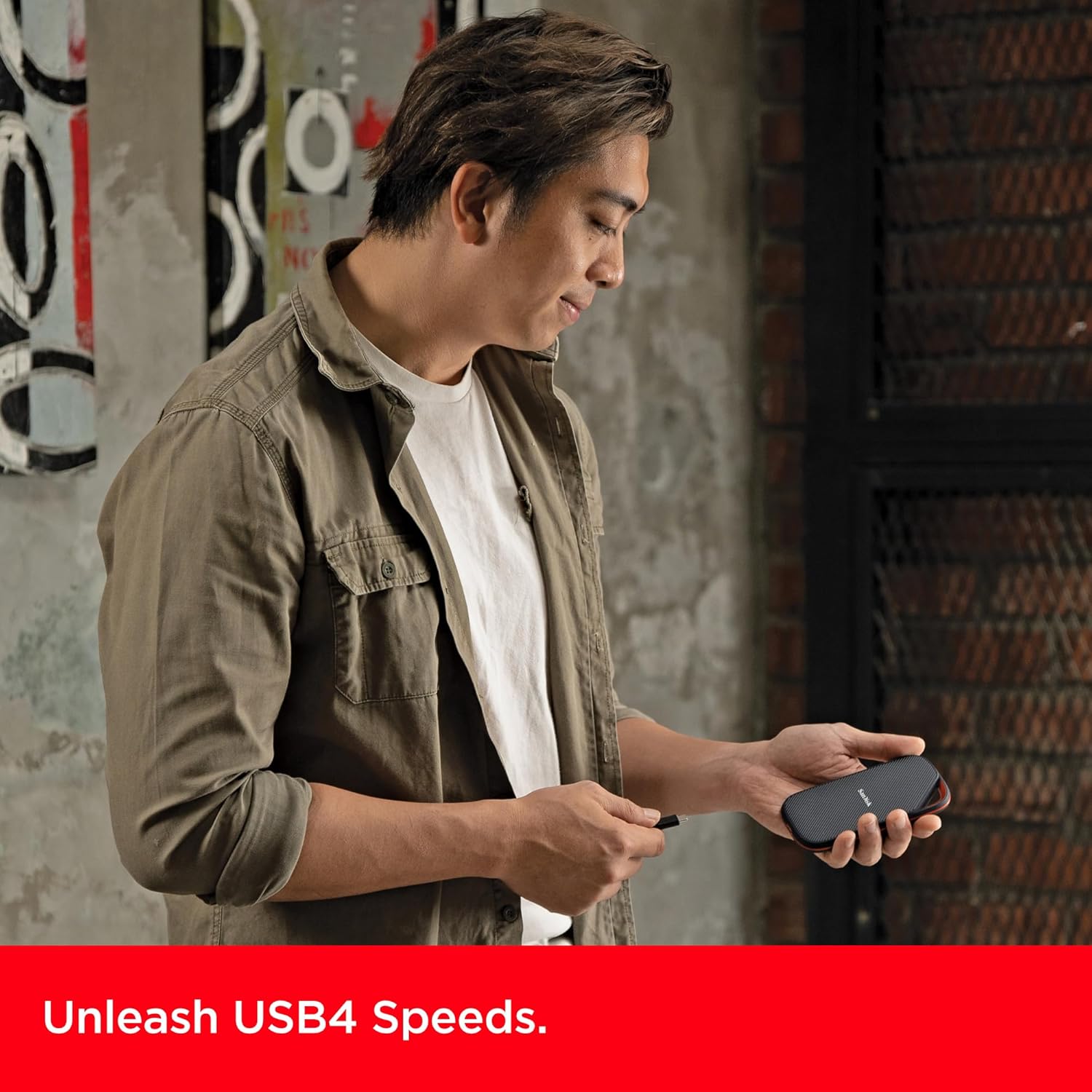 Thumbnail 1 de SanDisk Extreme PRO Portable SSD with USB4 2TB (up to 3800 MB/s read, up to 3700 MB/s write) – Black