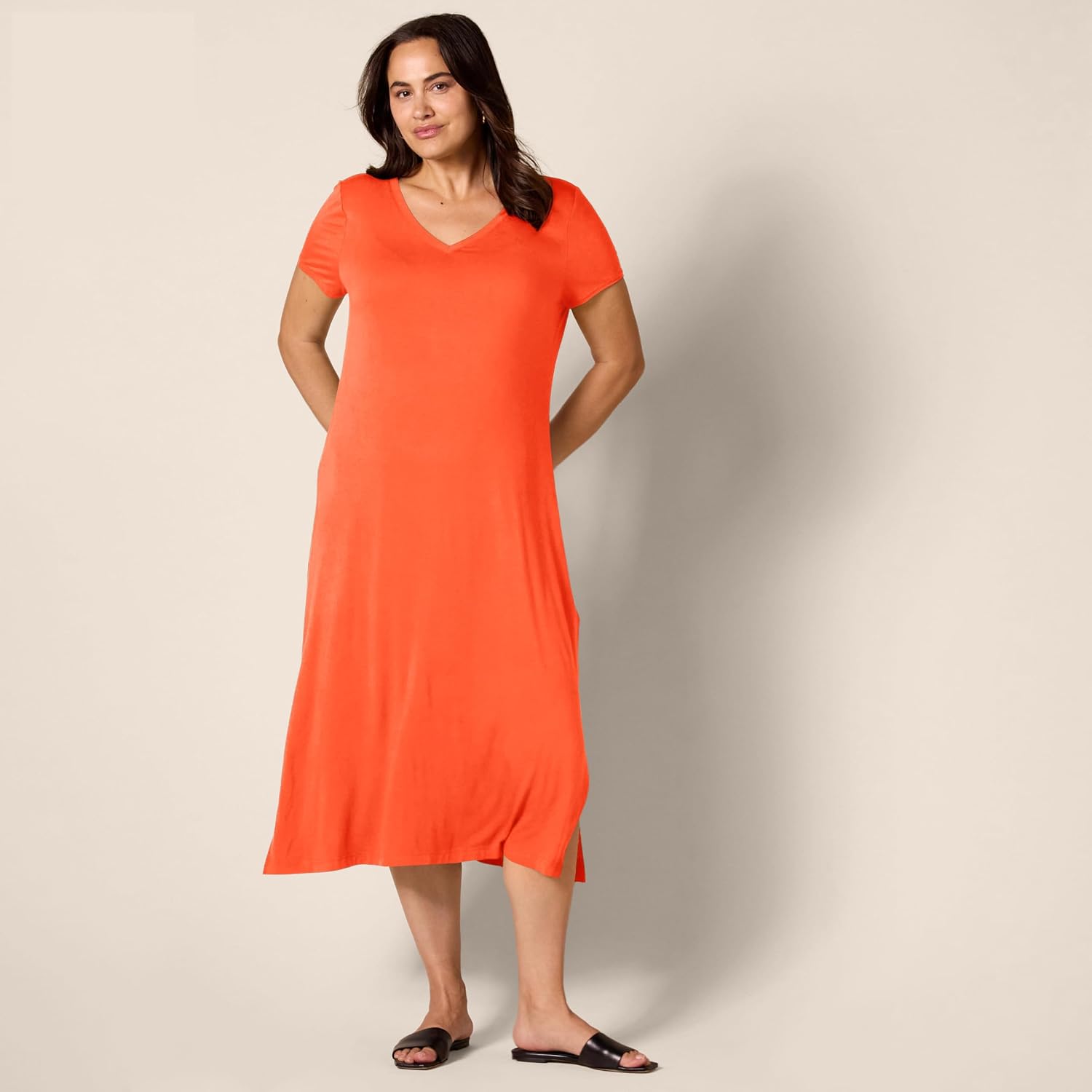 Detalle 2 de Amazon Essentials Women's Stretchy V-Neck Midi Dress in Viscose Jersey