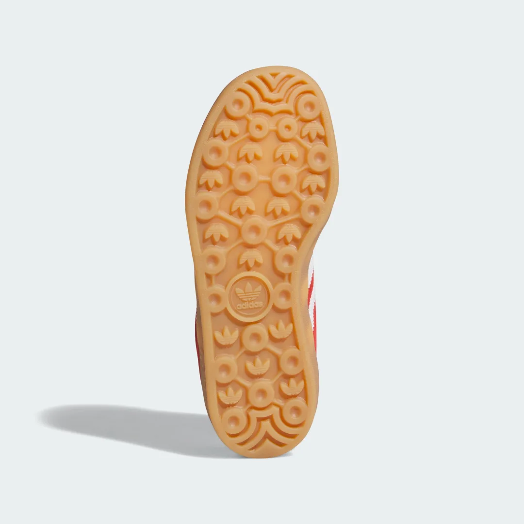 Detalle de Zapatilla Gazelle Indoor de Adidas (Rojo) – Versátil y con estilo para interiores