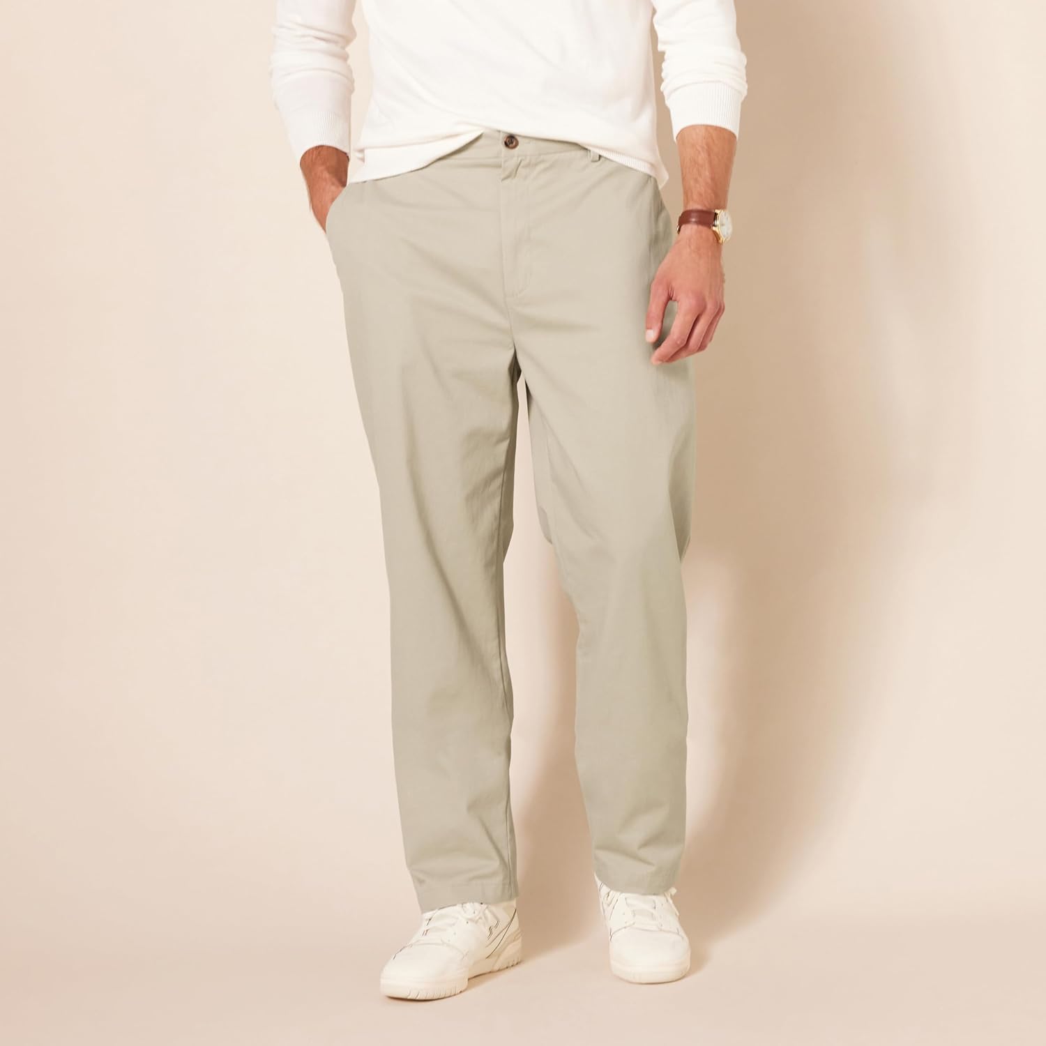 Thumbnail 4 de Amazon Essentials Men's Classic-Fit Wrinkle-Resistant Flat-Front Chino Trousers (Big & Tall)