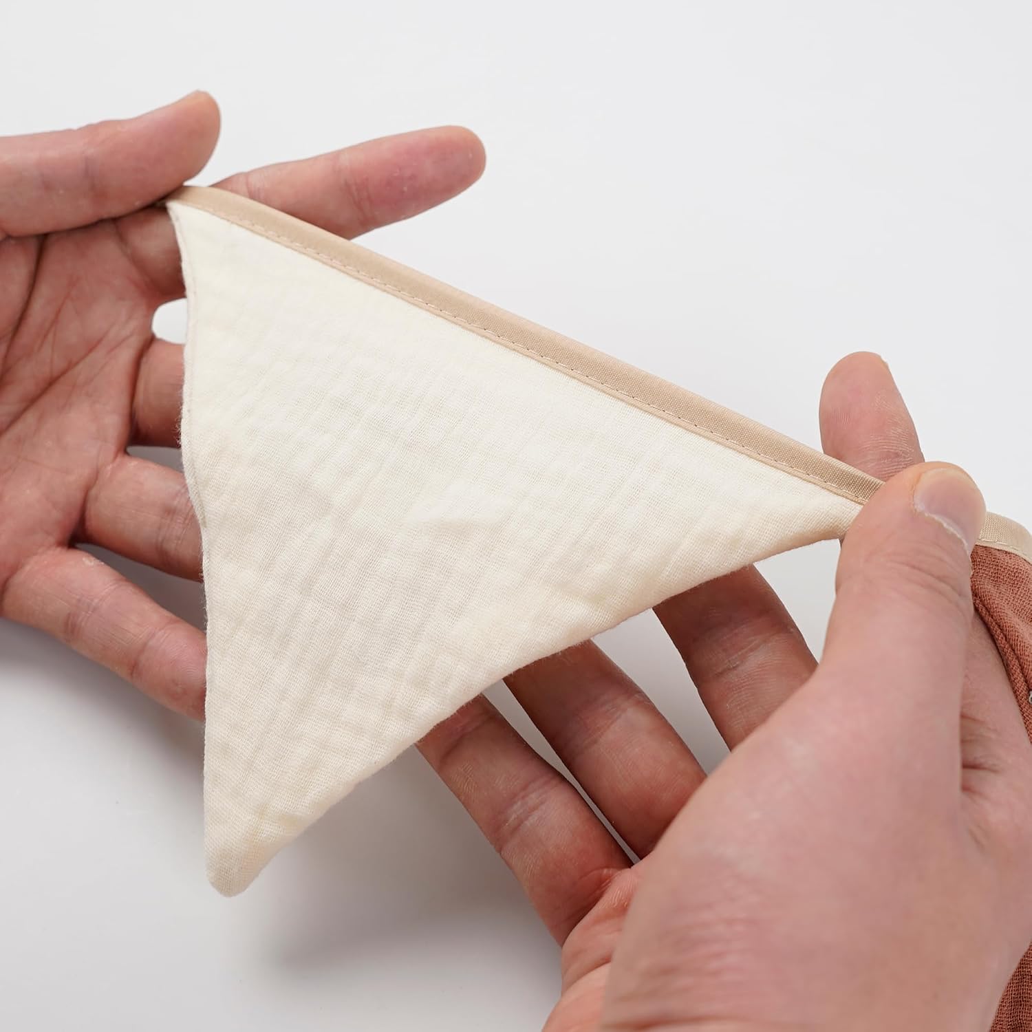 Thumbnail 6 de G2PLUS Muslin Fabric Bunting for Nursery (6-Flag, 1.9m) - Double-Sided Cotton Triangle Banner in Coffee & Beige
