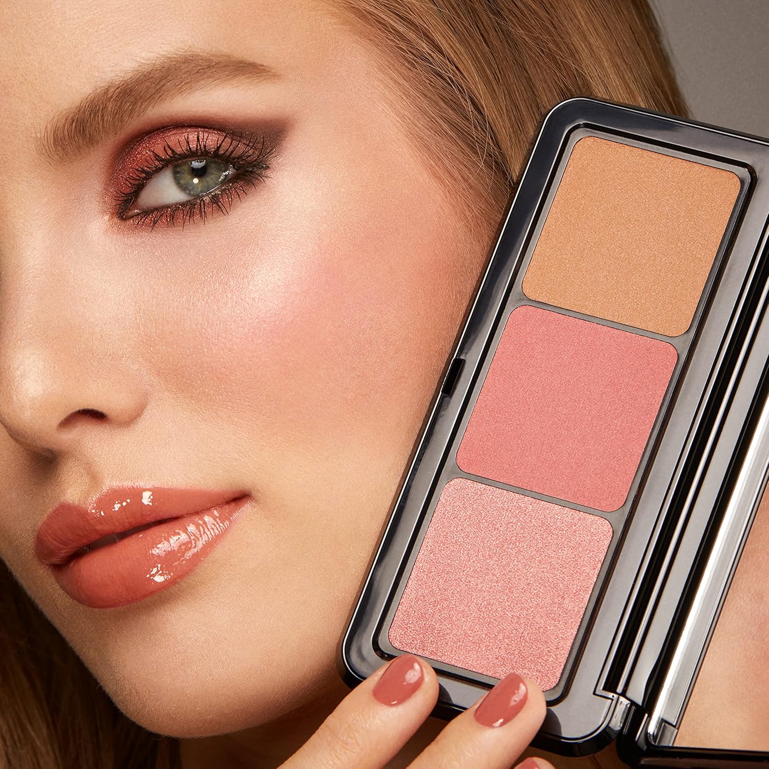 Thumbnail 2 de KIKO Milano Multi Finish Trio Blush & Bronzer Palette 01: palette viso slim con 1 bronzer e 2 fard multi-finish