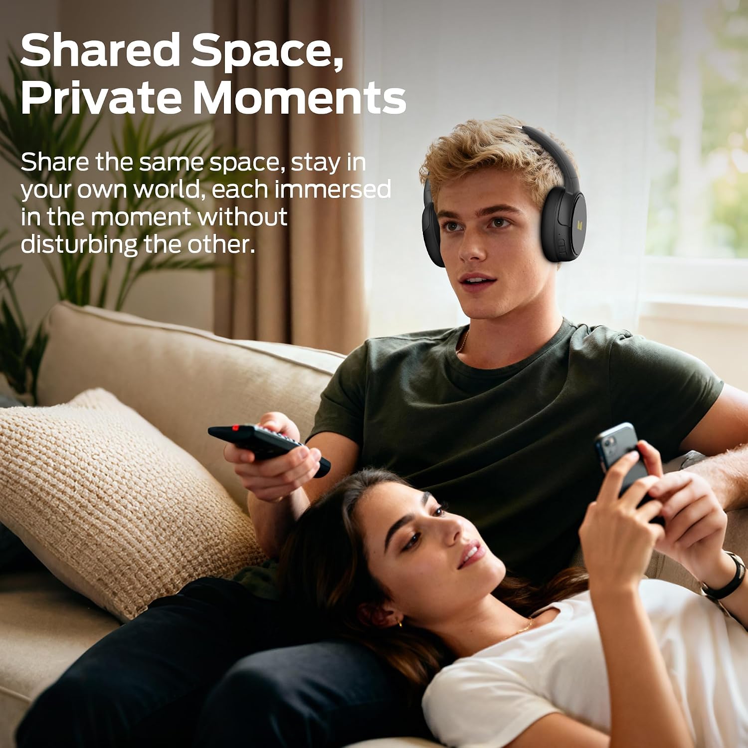 Detalle 2 de Monster TVlink 300 H20 Wireless TV Headphones with Transmitter Base