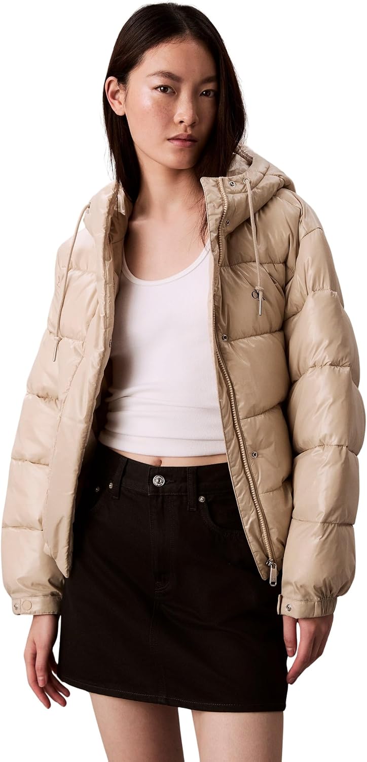 Detalle de Calvin Klein Women’s Shine Puffer Jacket with Hood