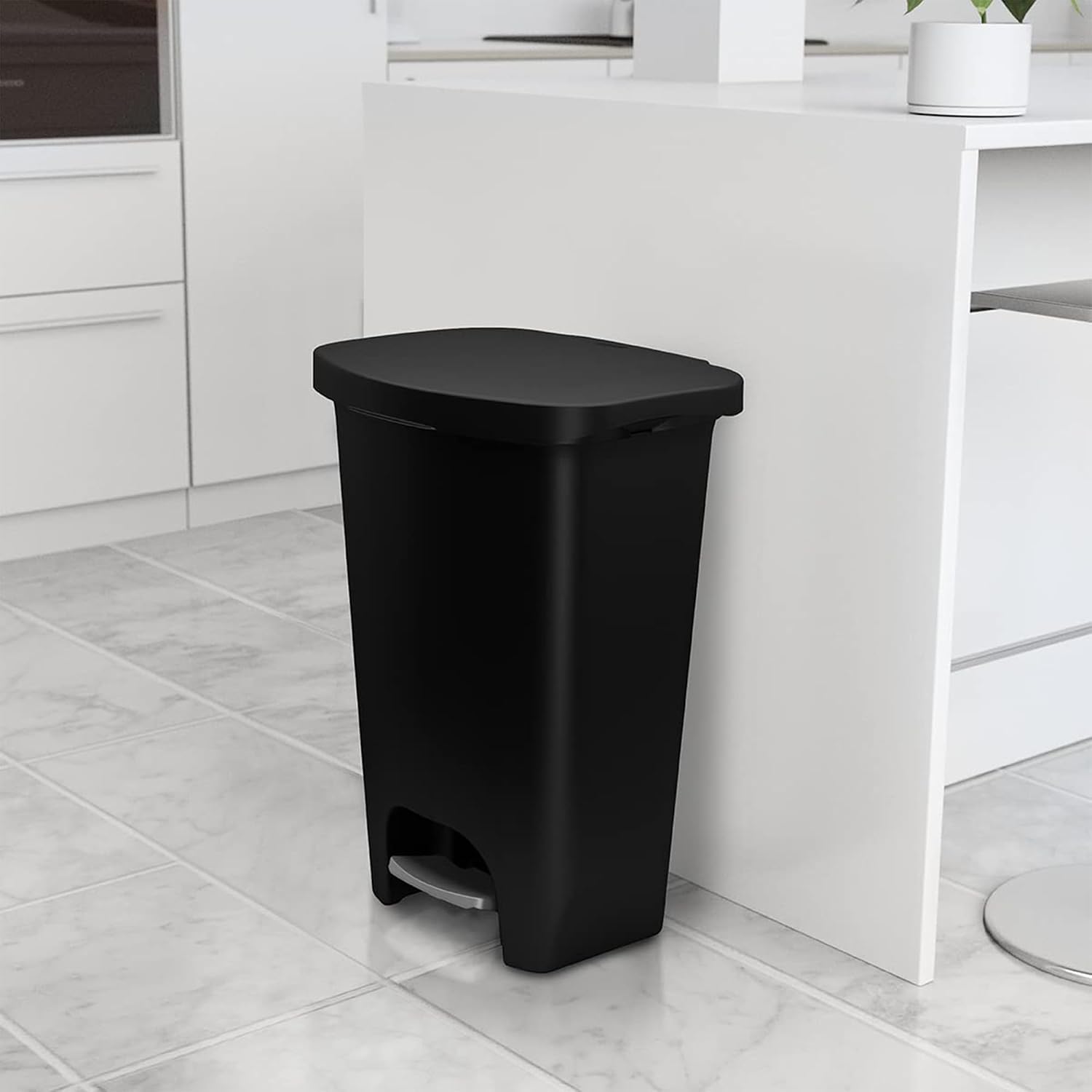 Thumbnail 6 de Glad 13-Gallon Plastic Step Trash Cans, 2-Pack with Clorox Odor Protection