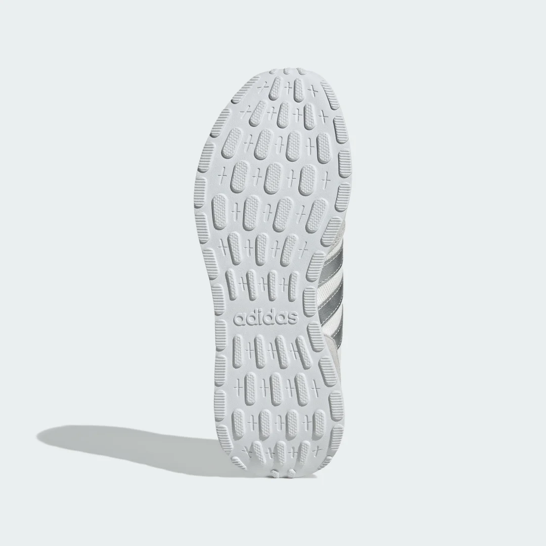 Detalle de Zapatilla de running 60s 4.0 de Adidas: simplicity y comodidad para entrenar en comunidad