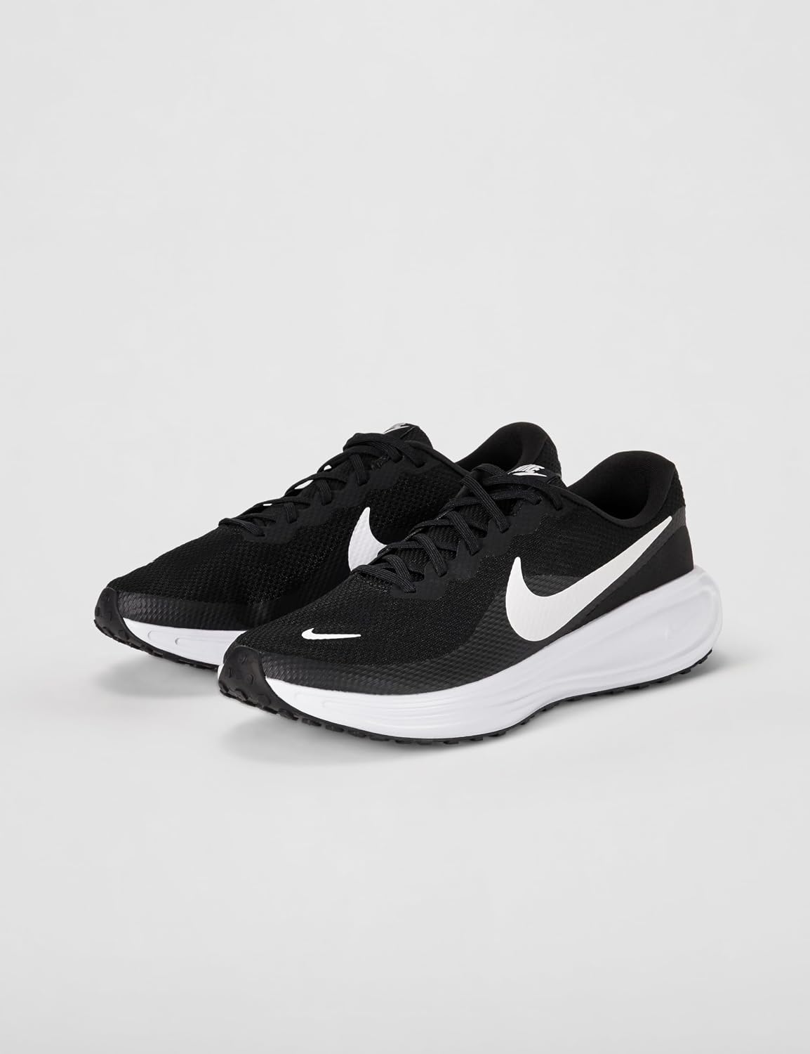 Detalle de NIKE Men's Revolution 8Sneaker: comfort daily e leggerezza per ogni occasione
