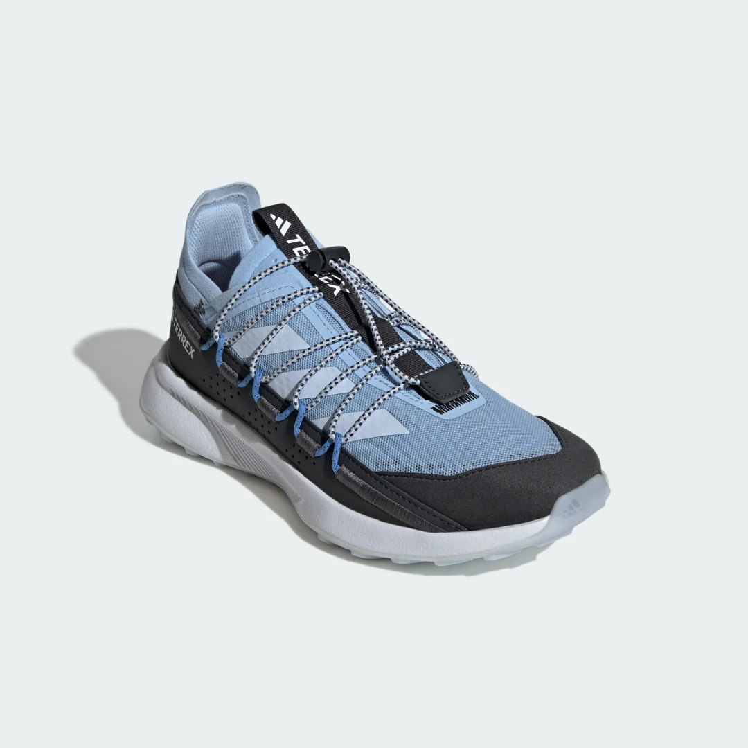Detalle 2 de Adidas Terrex Voyager 21 Travel en azul – zapatilla versátil para viajes