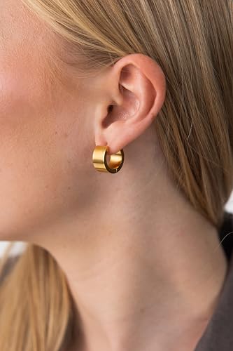 Detalle 2 de Purelei Bold Creolen – breite Statement-Ohrringe aus wasserfestem Edelstahl in Gold