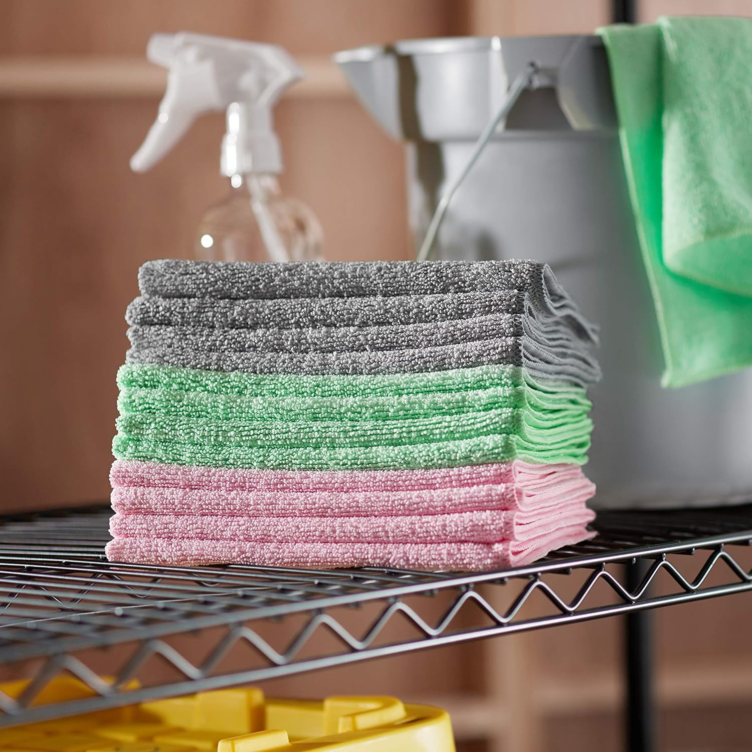 Detalle 2 de Amazonベーシック CW190449 マイクロファイバークリーニングクロス 24枚 40×30cm 3色