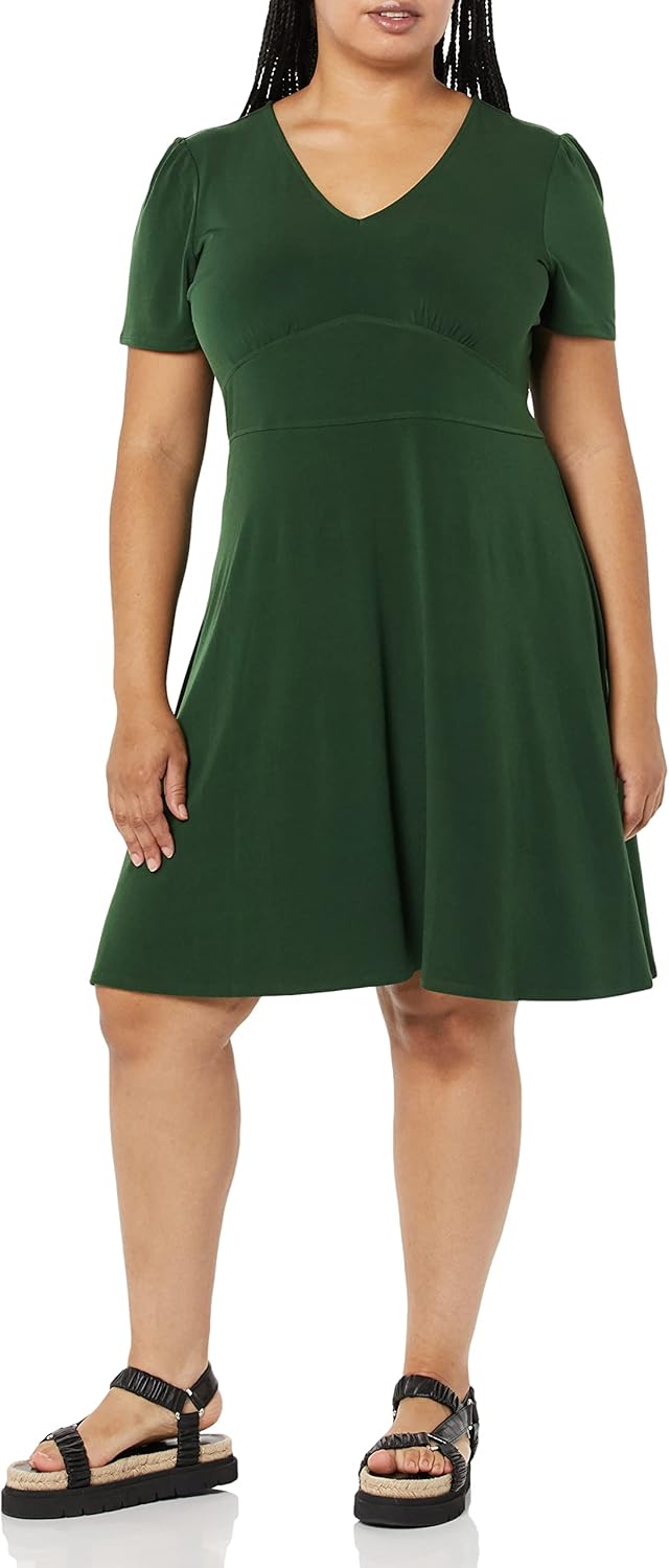 Thumbnail 4 de Amazon Essentials Women’s Short-Sleeve V-Neck Fit & Flare Floral Jersey Dress