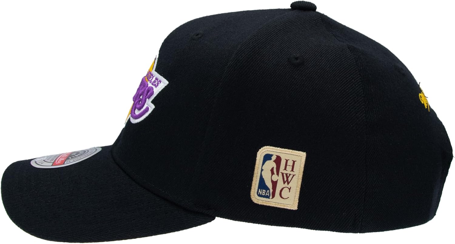 Detalle 1 de Mitchell & Ness HWC Cappellino Lakers nero Taglia unica