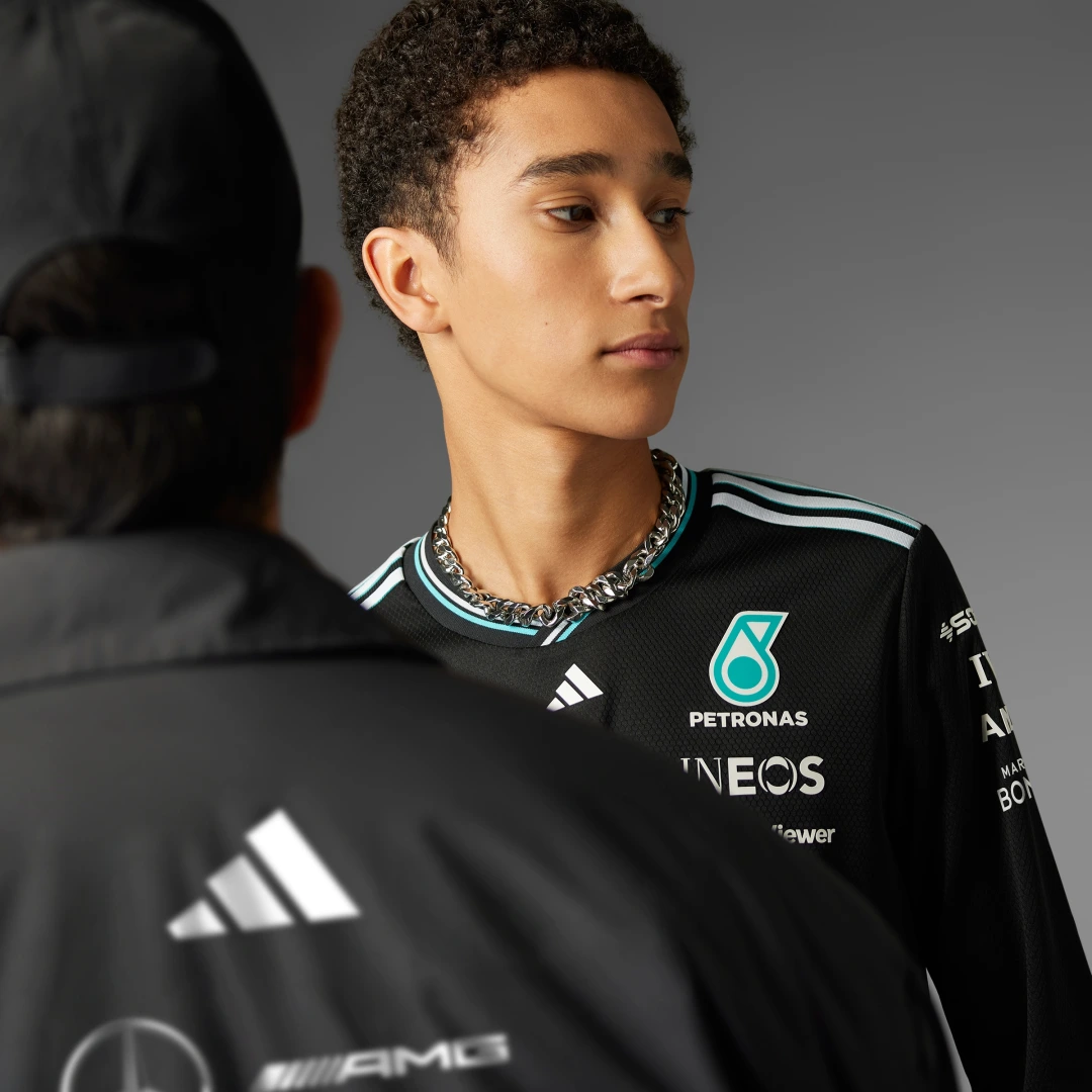 Detalle de Camiseta de manga larga Mercedes AMG Petronas F1 Team Driver Authentic – Adidas