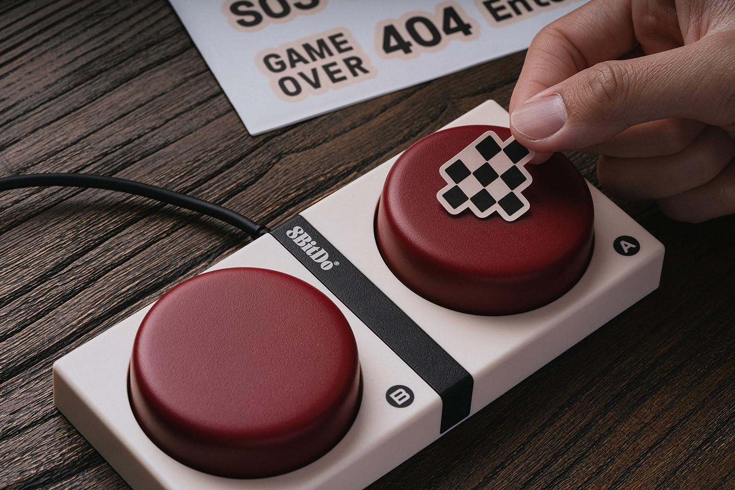 Detalle de 8BitDo Retro Mechanical Keyboard – Fami Edition: 87 Tasten, Hot Swap, Bluetooth/2,4G/USB-C