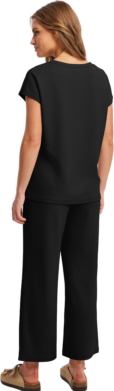 Detalle 1 de Women’s two piece lounge set with V-neck