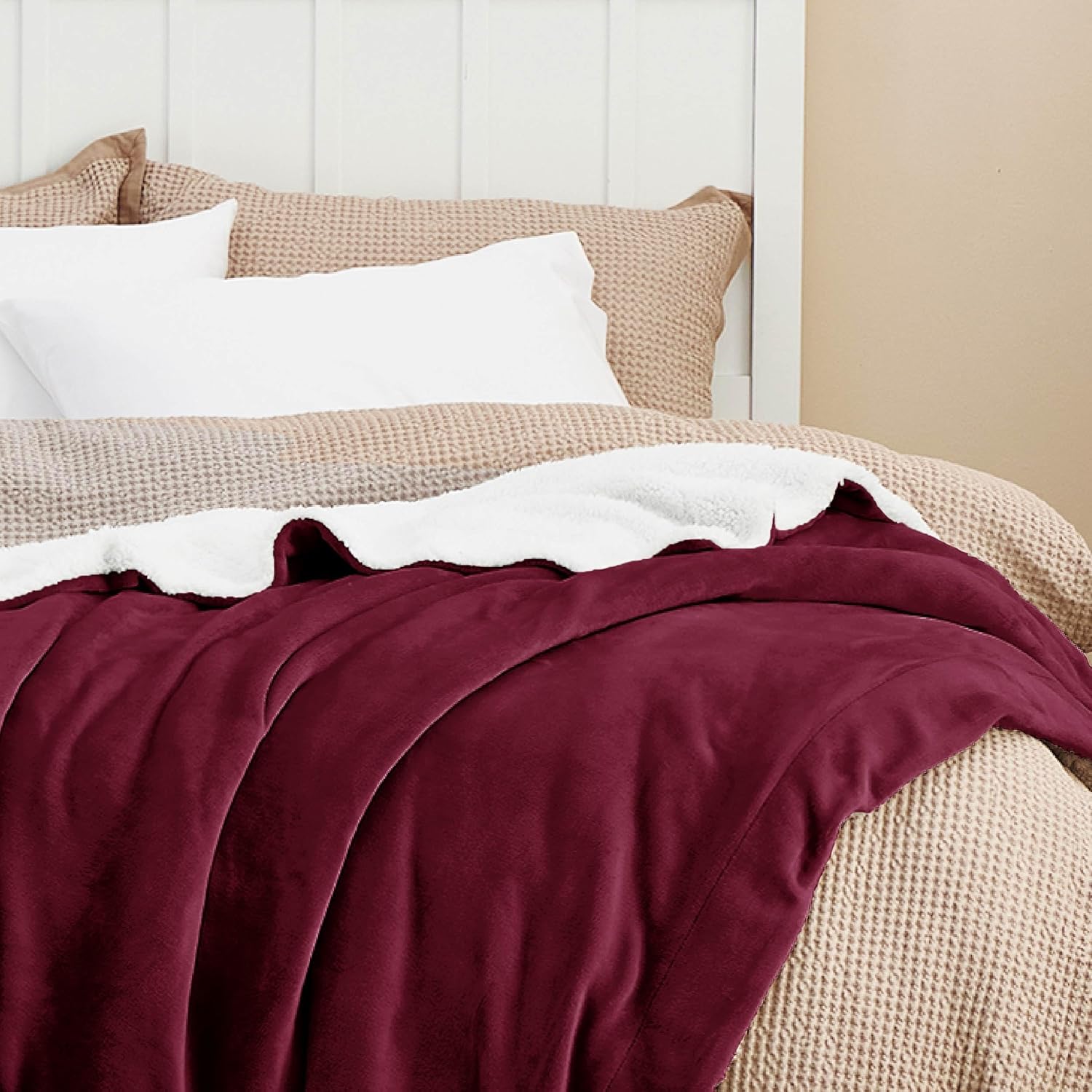Detalle de Bedsure GentleSoft Sherpa Fleece Blanket, King Size, Reversible Burgundy