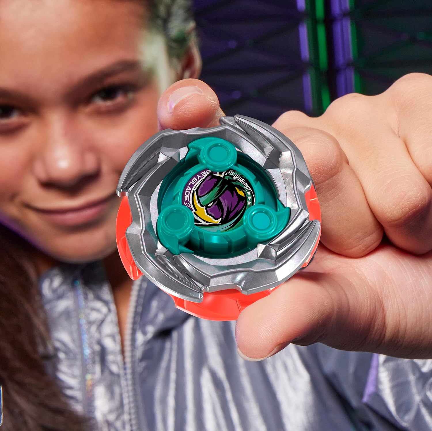 Thumbnail 3 de Hasbro Beyblade X Sneak Attack Battle-set met Beystadium, twee tollen en launchers