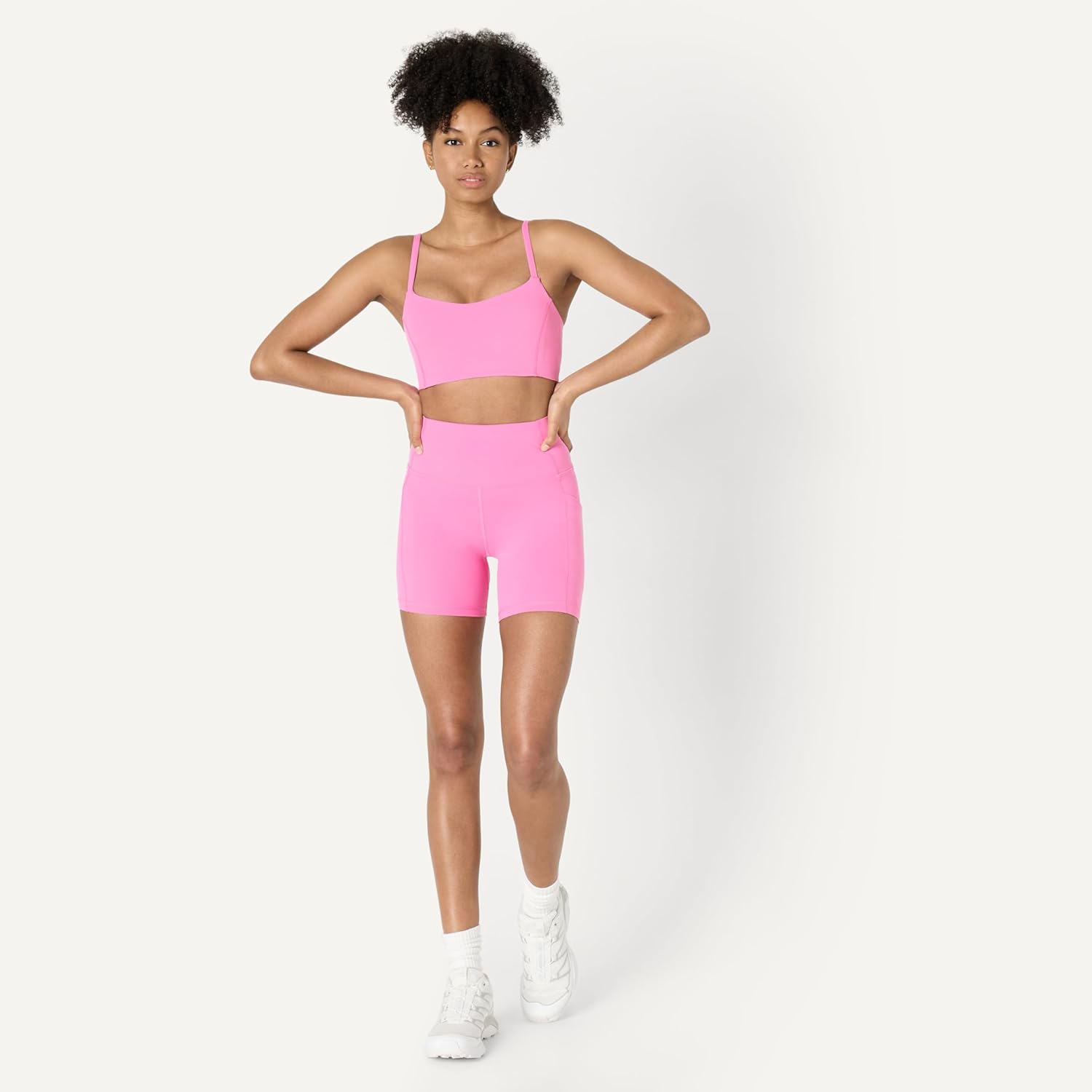 Thumbnail 4 de Amazon Essentials Women’s Active FormFlex Buttery Soft Light Support Sweetheart Neck Yoga Sports Bra