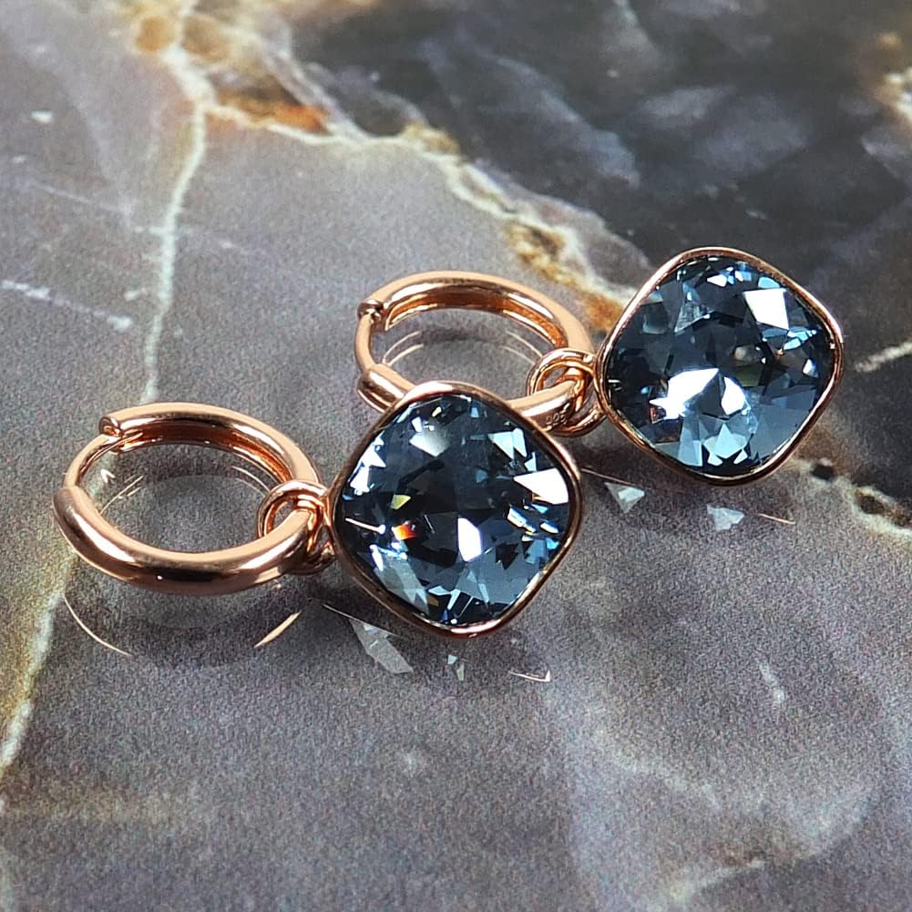Detalle de Rosegold Creolen Charm Anhänger aus 925er Sterling Silber mit Markenkristallen – NOBEL SCHMUCK
