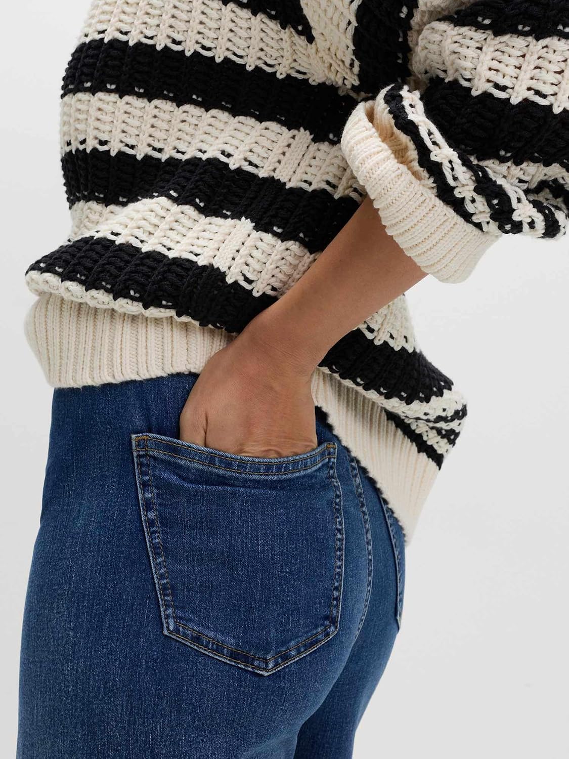 Detalle de Marks & Spencer damesjeans met hoge taille, wijde pijpen en stretch