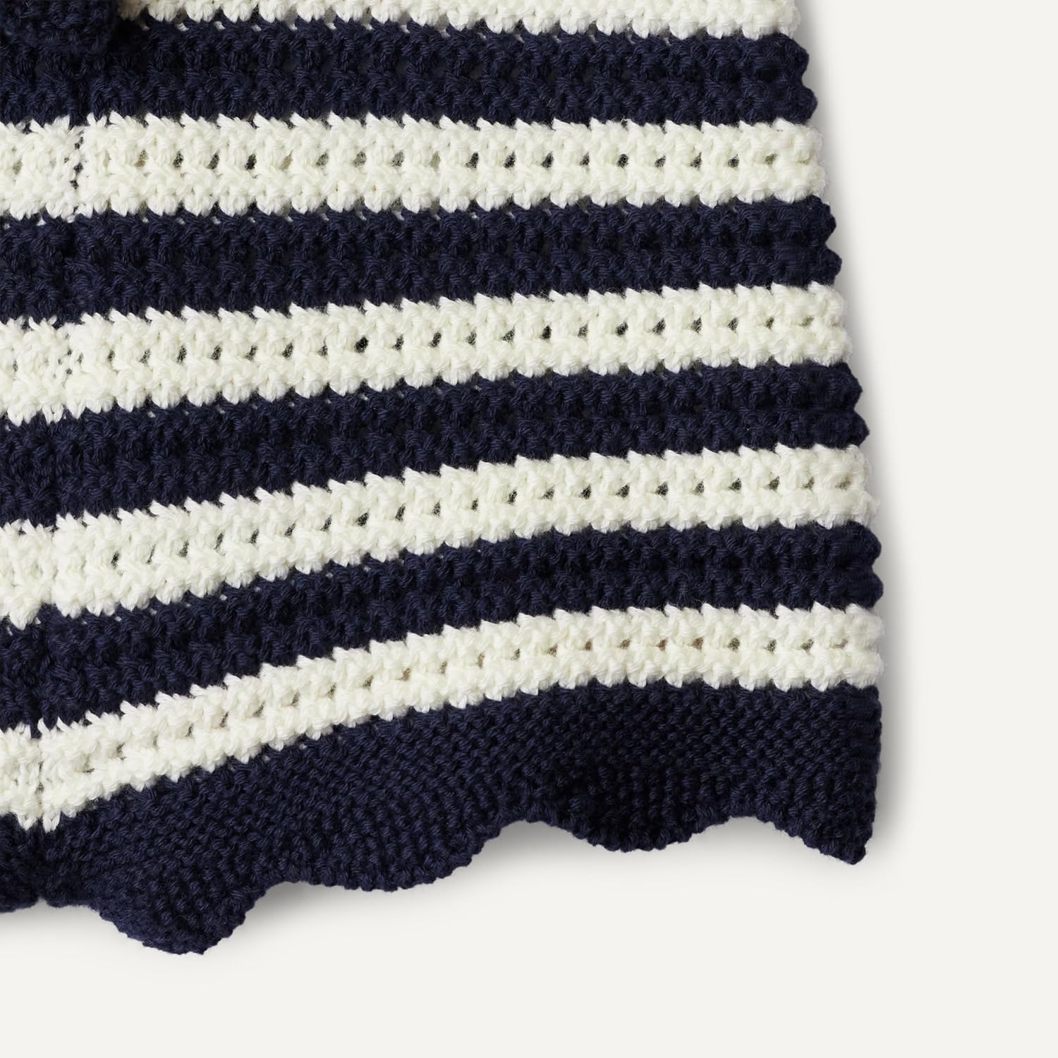 Detalle 2 de Amazon Essentials x Sofia Grainge Mummy & Me Cotton Crochet Jumpers & Tank Sets