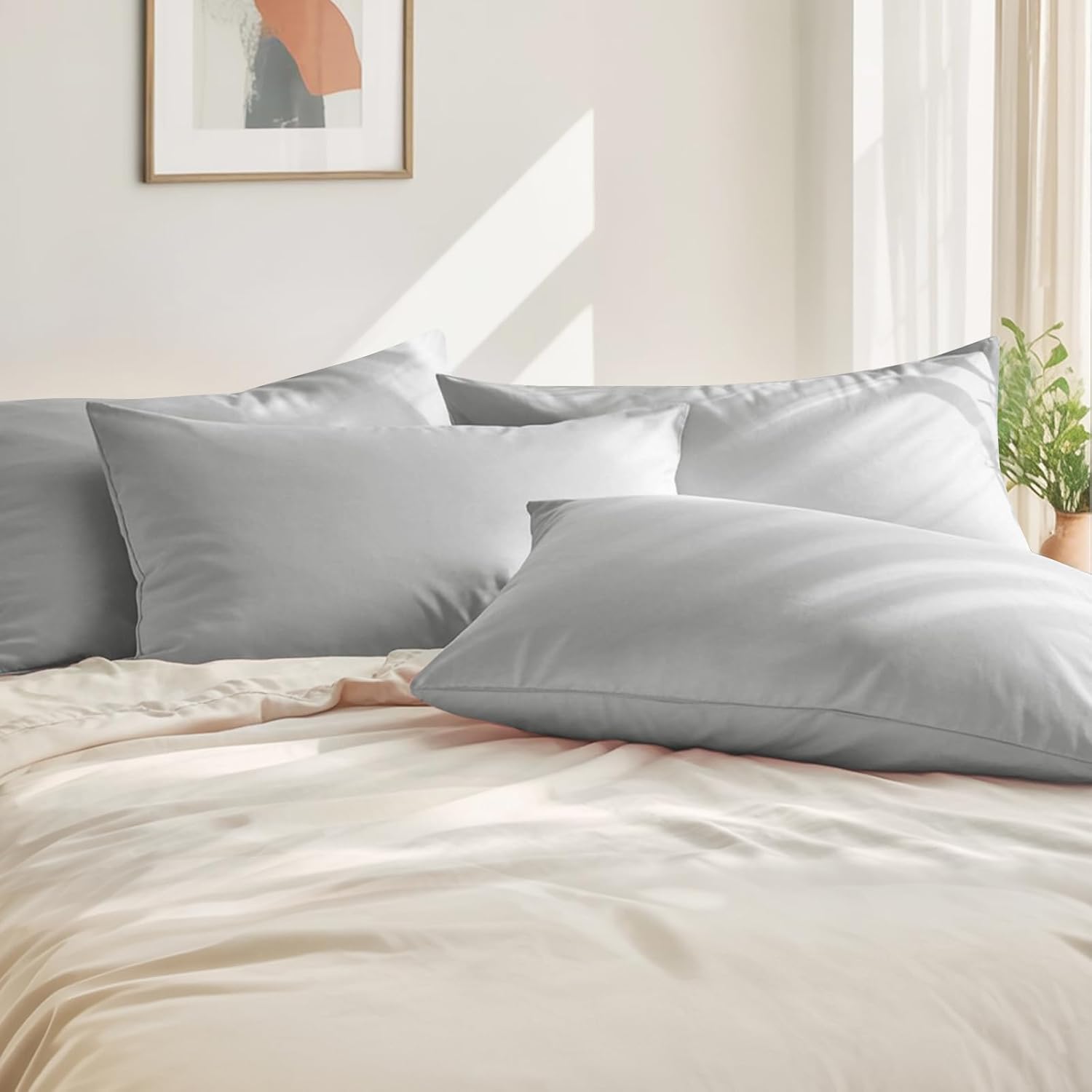 Detalle de RUIKASI light grey pillow cases (4-pack) with envelope closure, breathable brushed microfiber, 50x75 cm