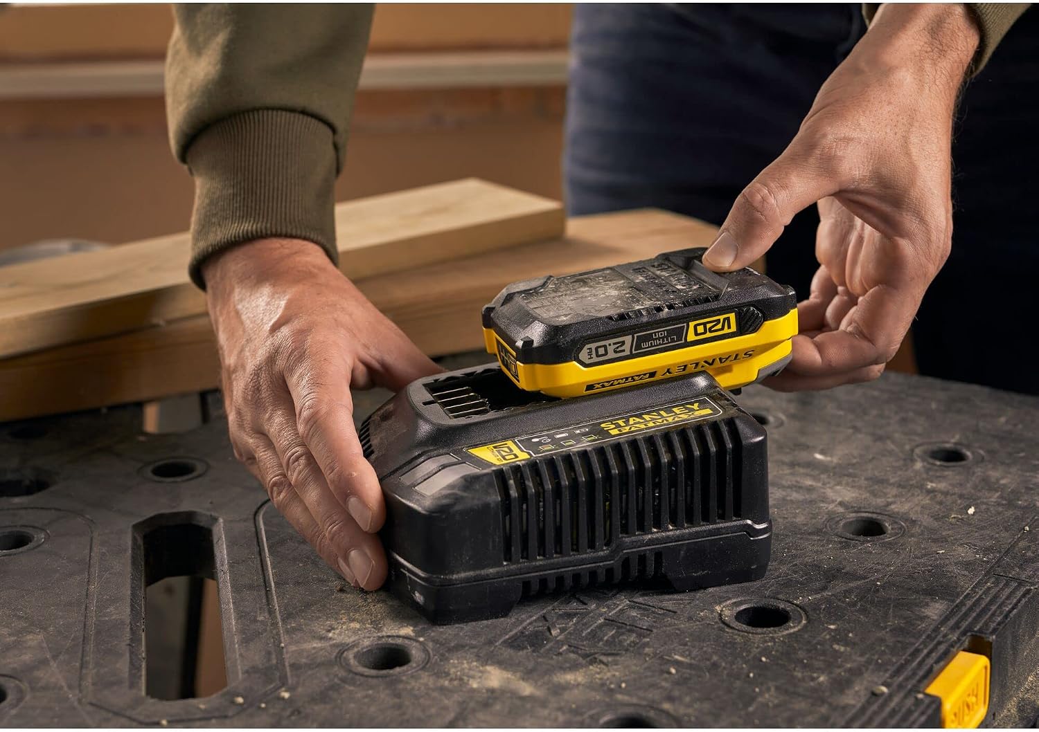 Detalle 2 de STANLEY FATMAX SFMCB12D2-QW Batteria 18 V — doppia alimentazione affidabile per i tuoi progetti