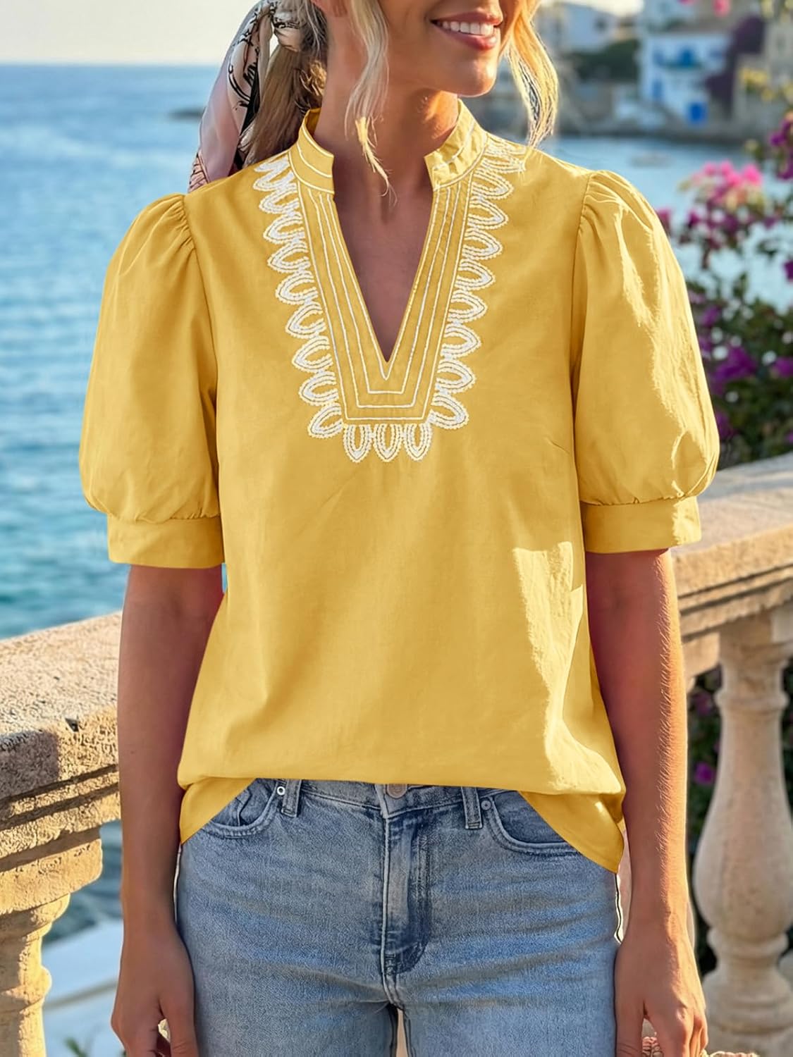 Thumbnail 1 de Cicy Bell Women's Puff Short Sleeve Blouse with Embroidered V-Neck