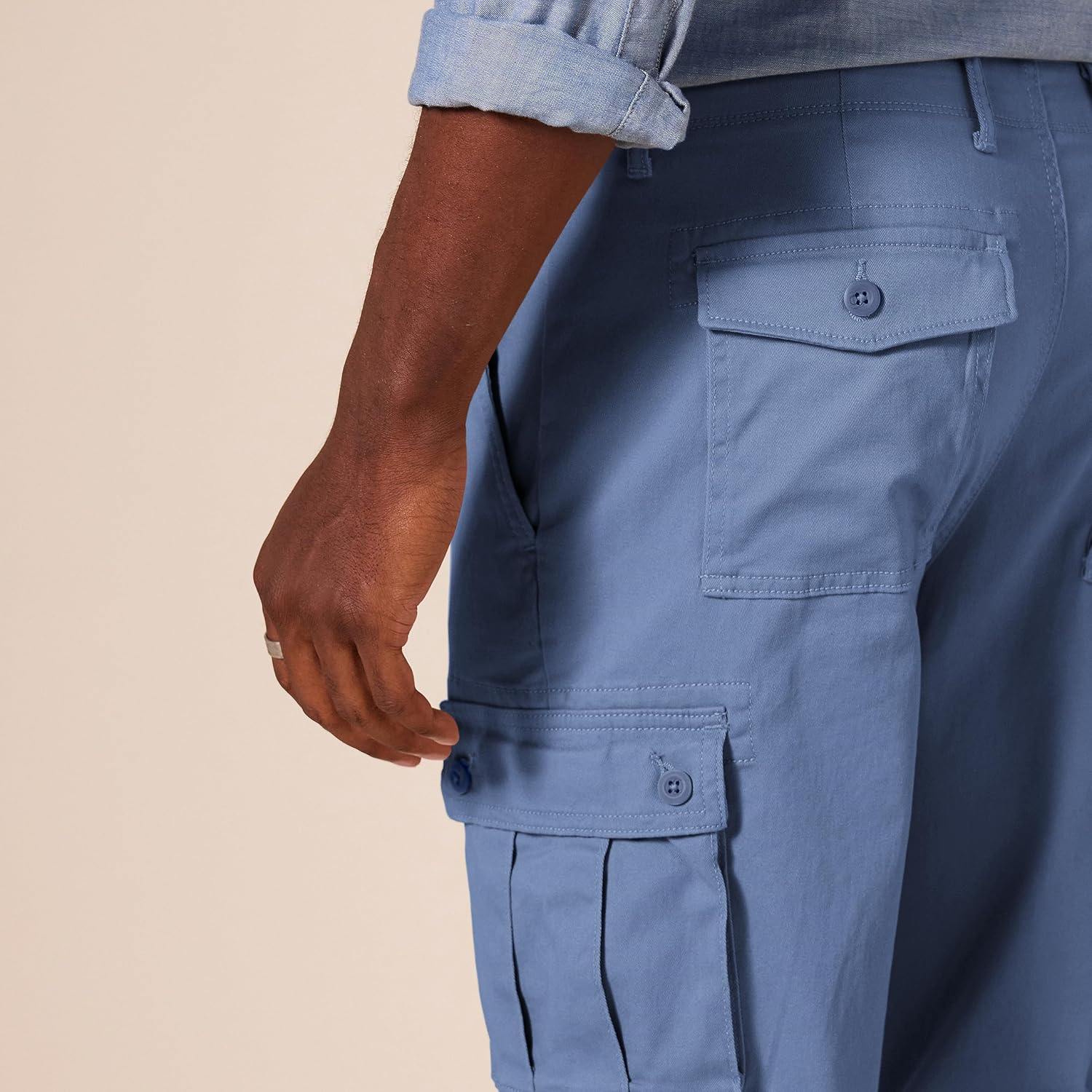 Detalle 2 de Amazon Essentials men’s straight fit stretch cargo work trousers (big & tall)