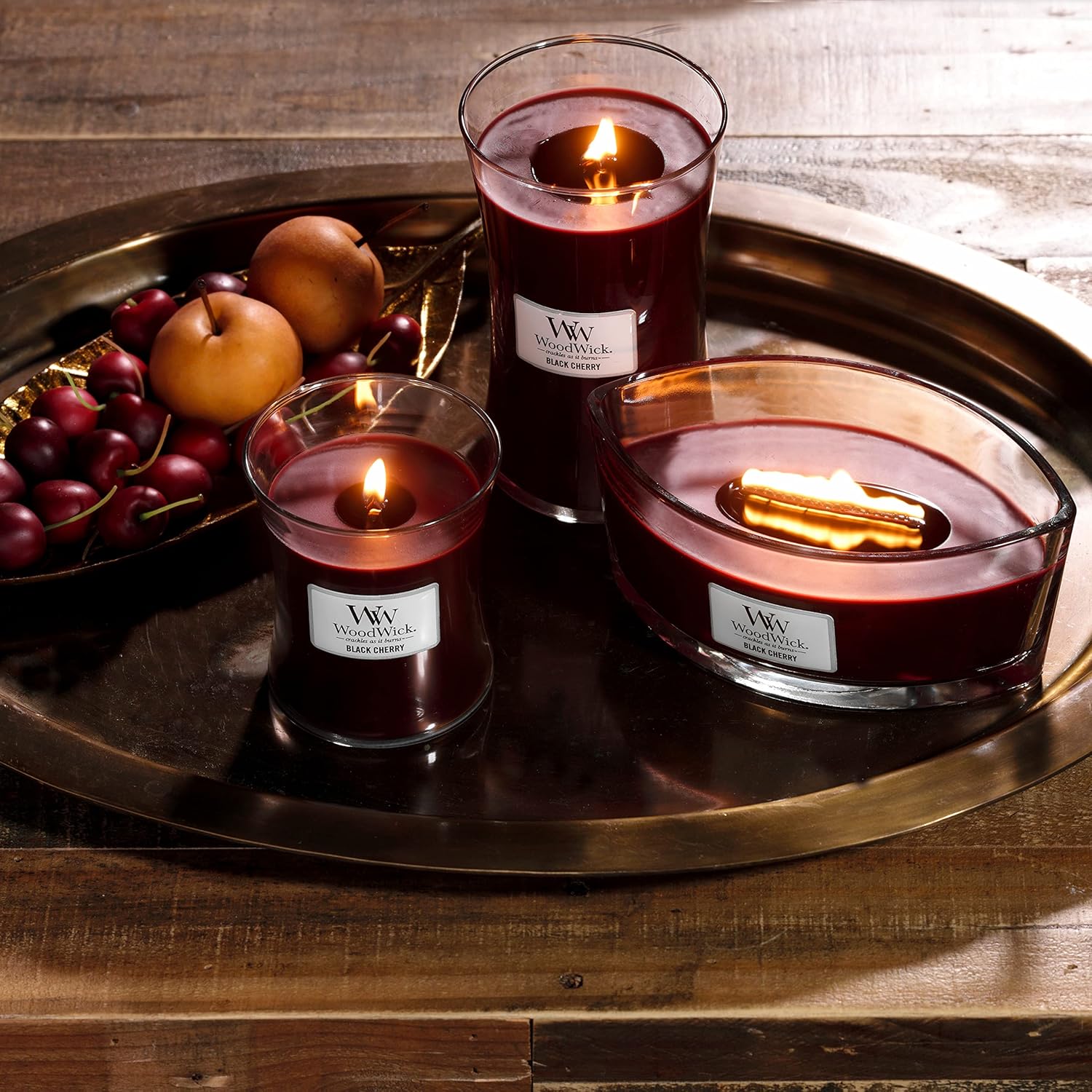 Detalle 2 de WoodWick bougie parfumée moyenne Cerise Griotte avec mèche en bois crépitante