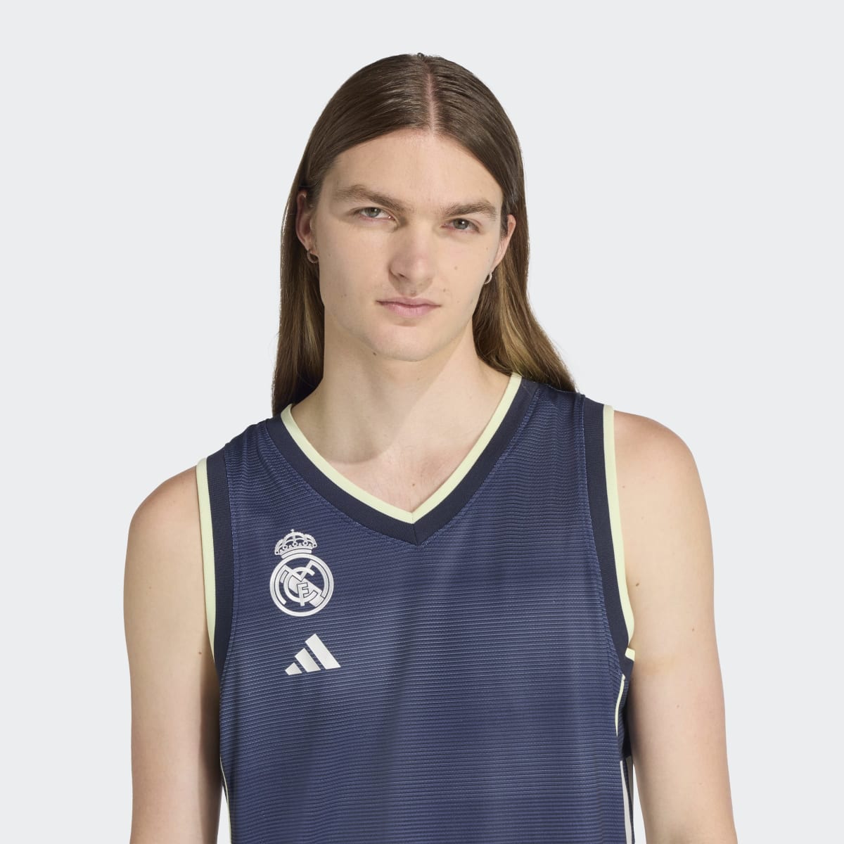 Thumbnail 3 de adidas Camiseta Real Madrid Baloncesto 2025-2026 👕