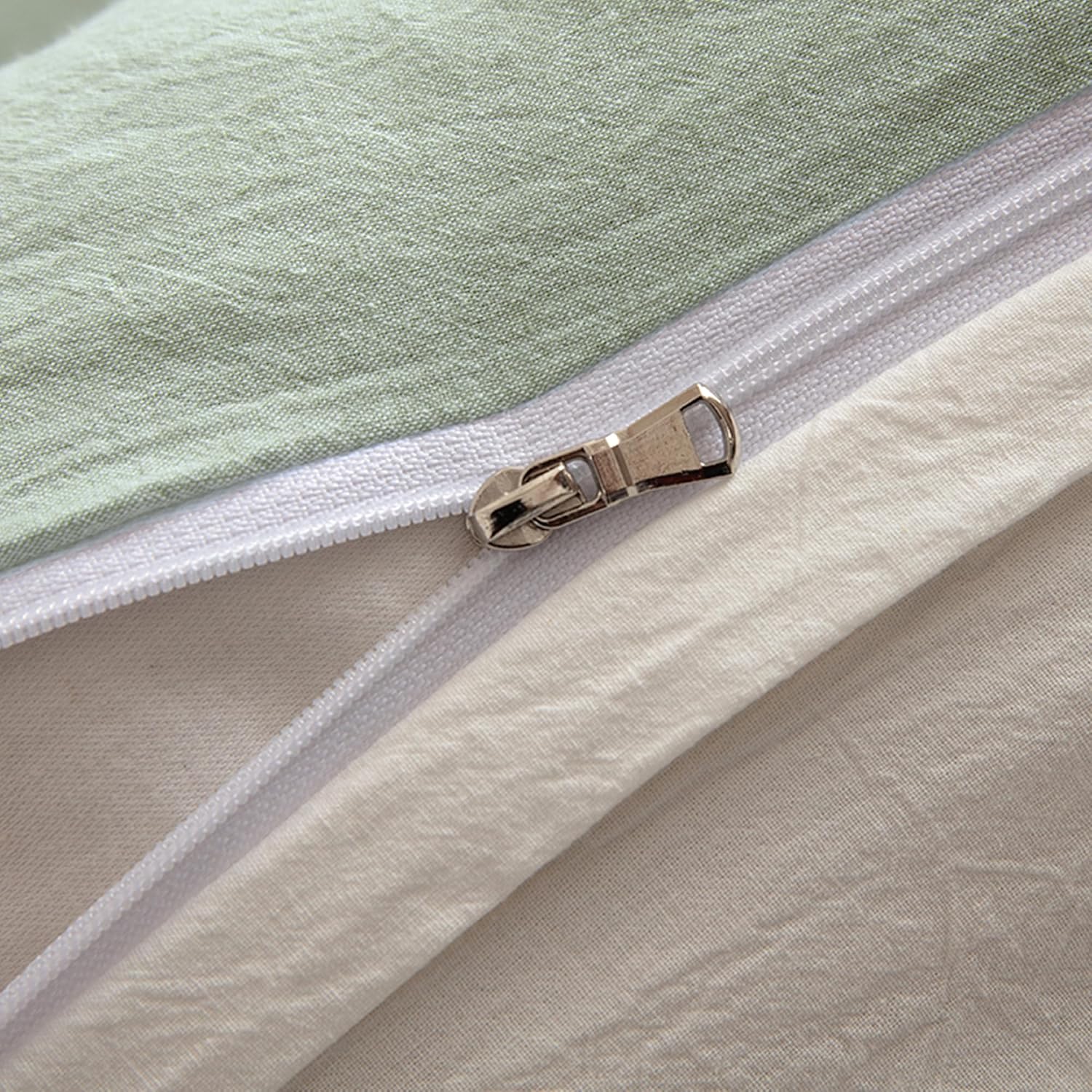 Detalle 2 de Nesture Bettwäsche-Set 135x200 aus 100% gewaschener Baumwolle in Salbeigrün/Weiß (2-teilig)