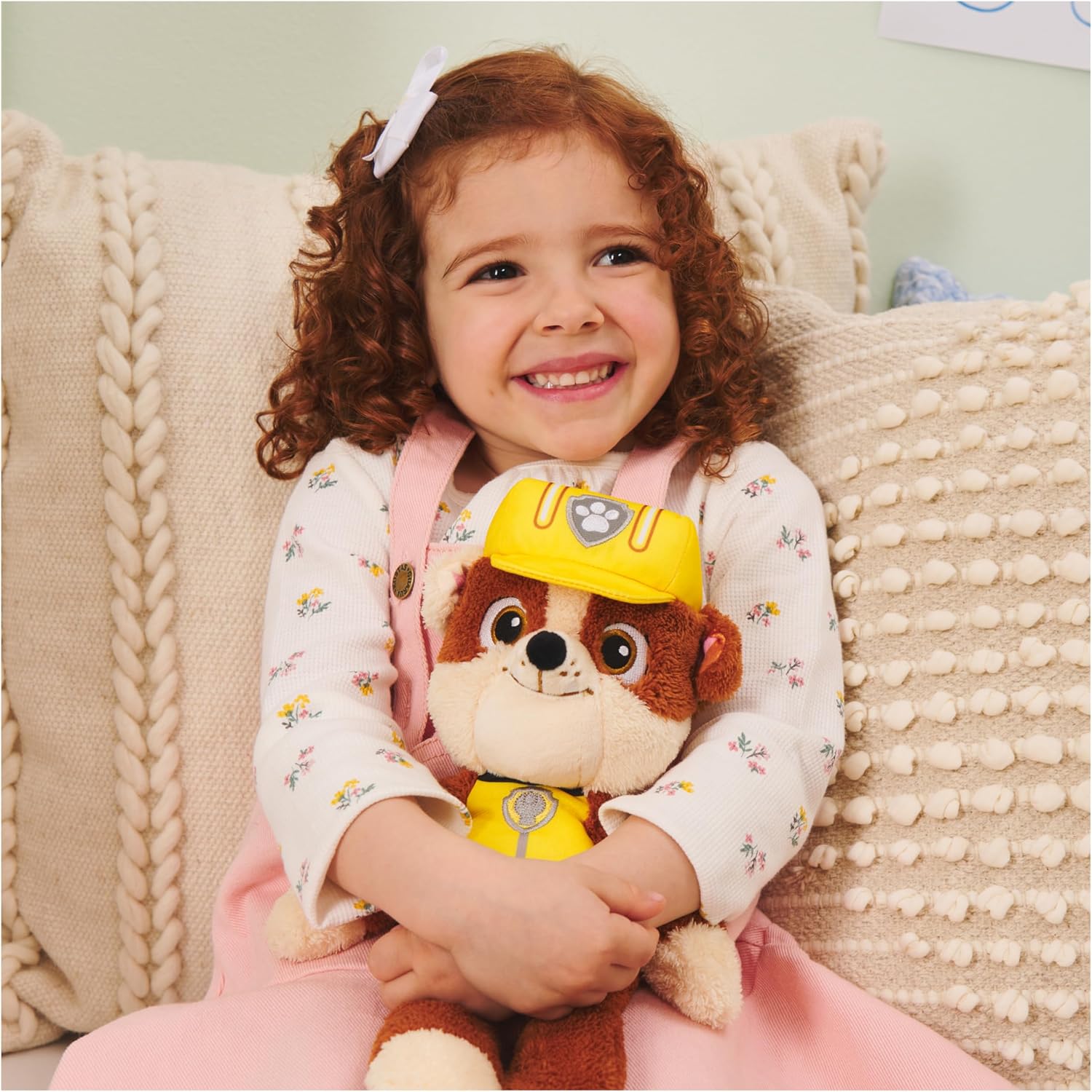 Detalle 2 de GUND PAW Patrol Schlenkerplüsch Rubble, 30 cm – Plüschtier aus Velours-Frottee mit gestickten Augen
