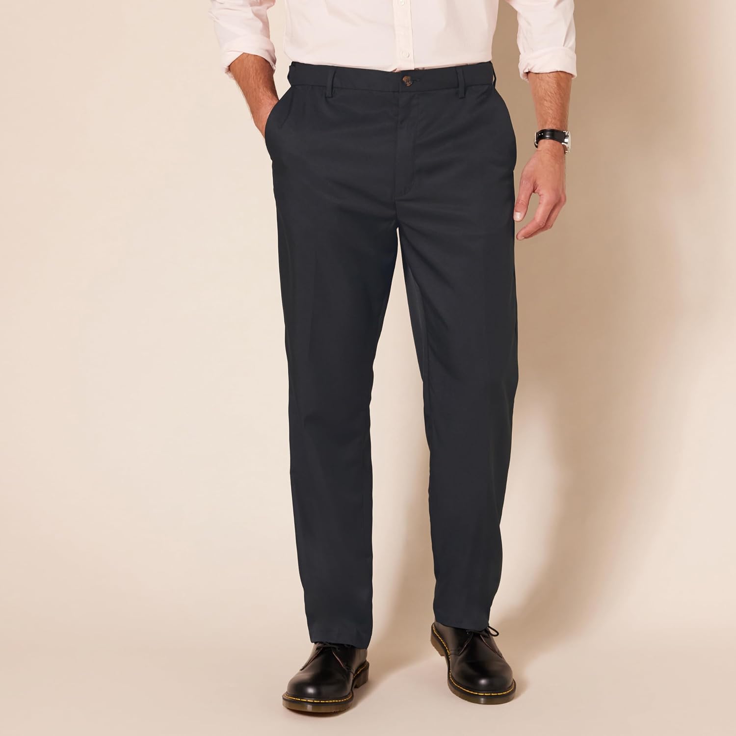 Detalle de Amazon Essentials Herren Flatfront-Anzughose mit elastischem Bund – klassische Passform